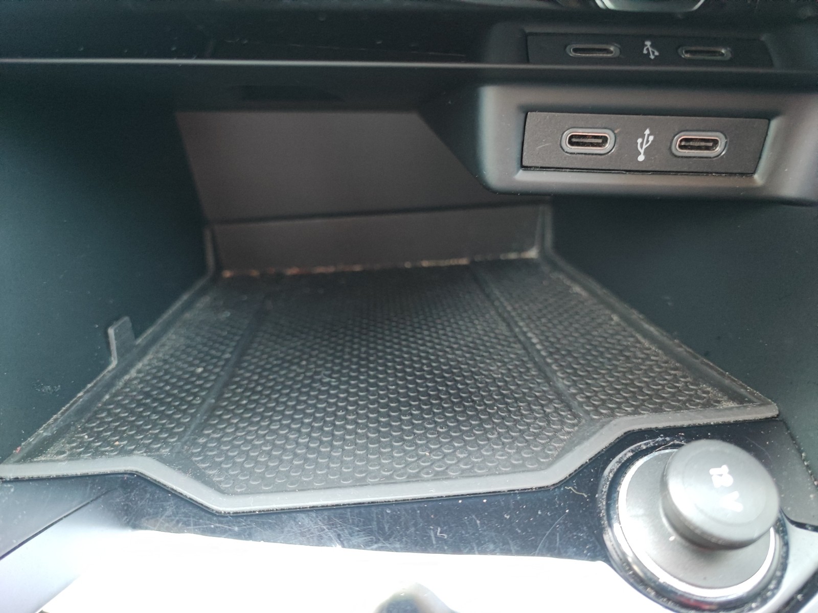 12 - Volkswagen T-Roc 1.0 tsi 110cv life