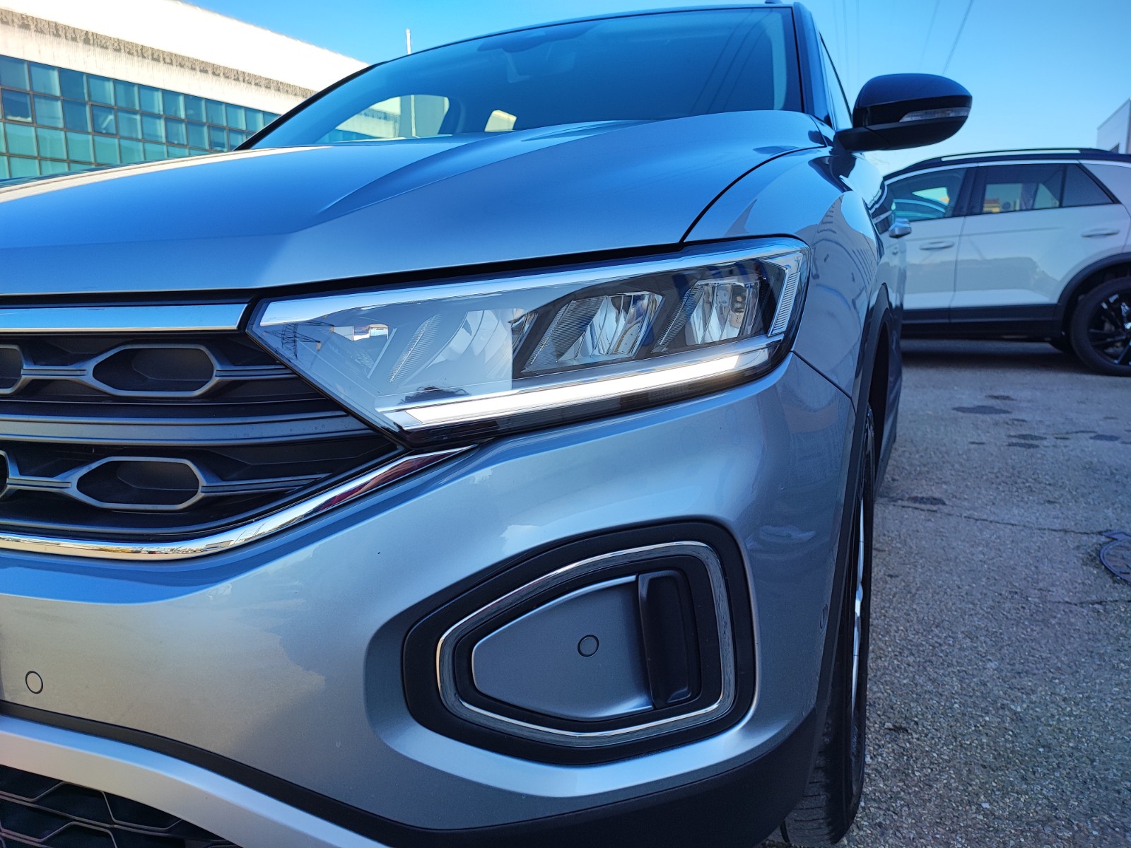 24 - Volkswagen T-Roc 1.0 tsi 110cv life