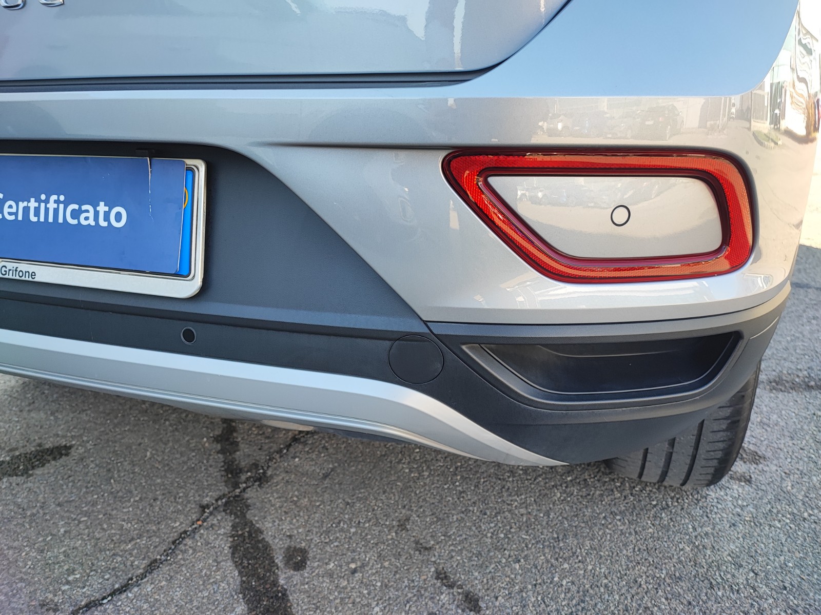 29 - Volkswagen T-Roc 1.0 tsi 110cv life