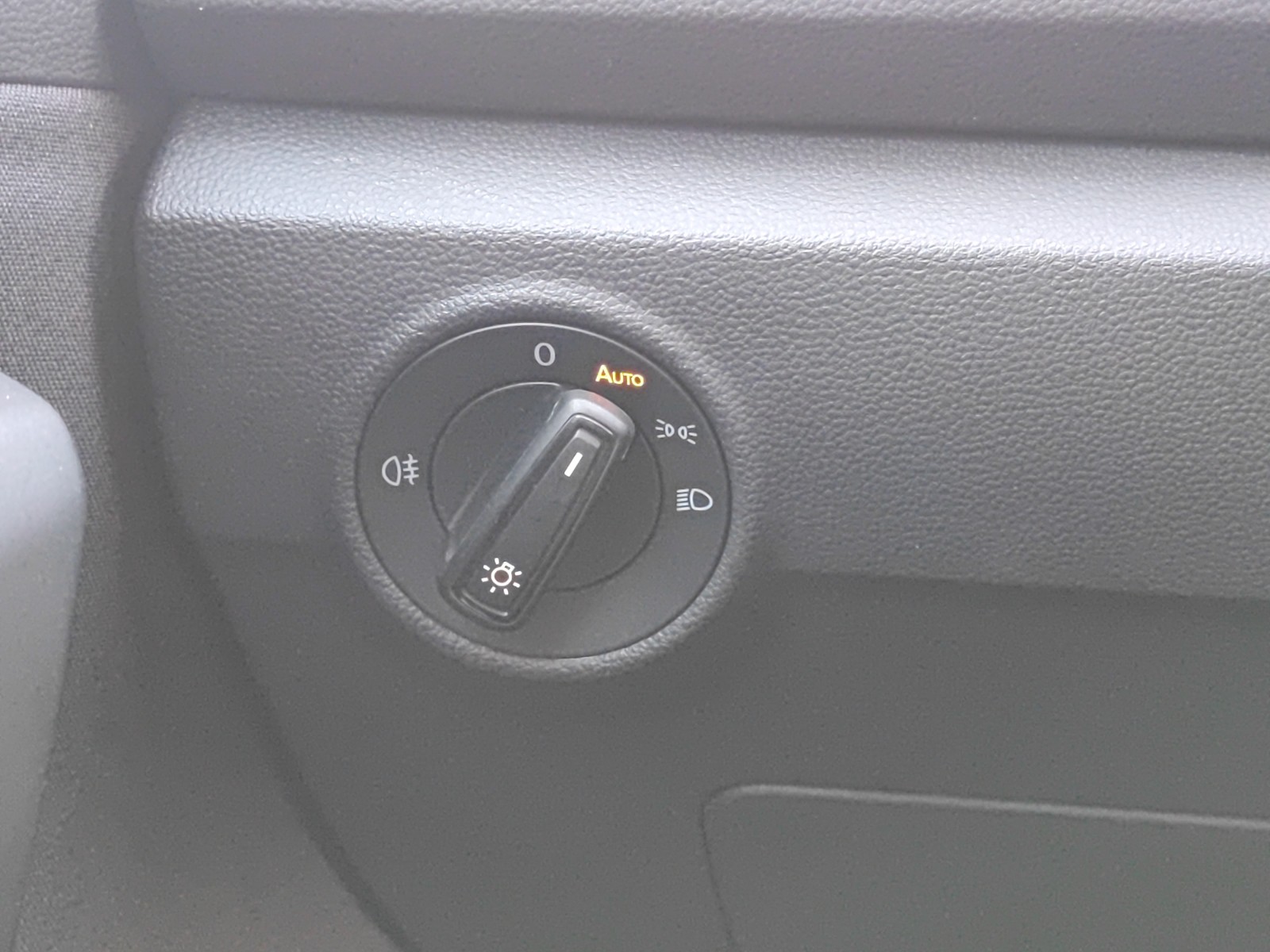 17 - Volkswagen T-Roc 2.0 tdi scr 115cv style