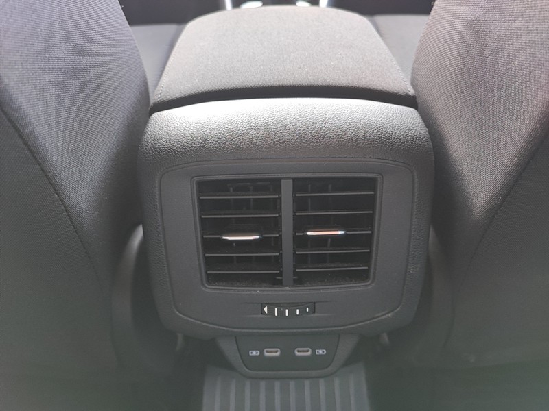 13 - Volkswagen T-Roc 1.0 tsi 110cv life