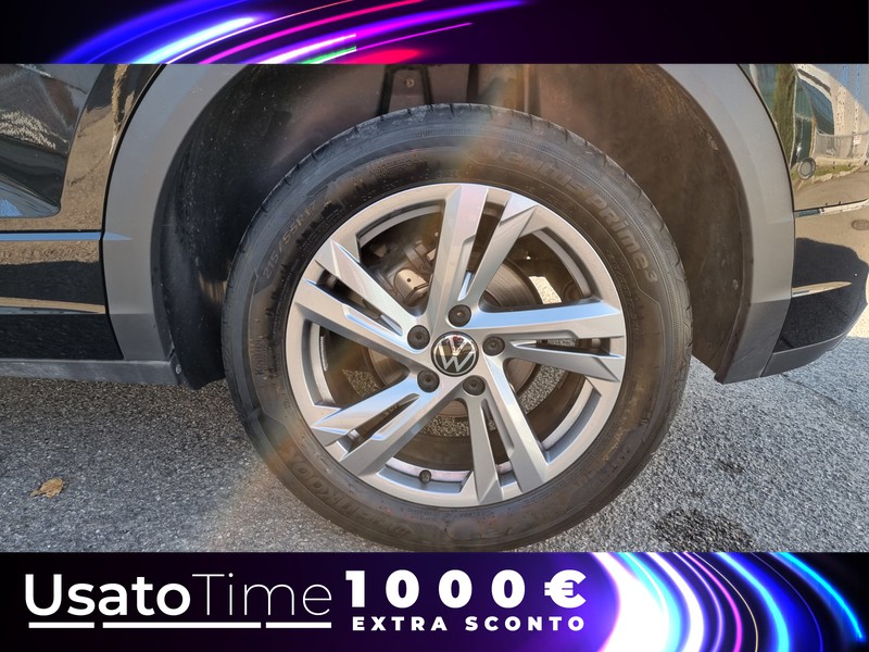 25 - Volkswagen T-Roc 1.0 tsi 110cv r line