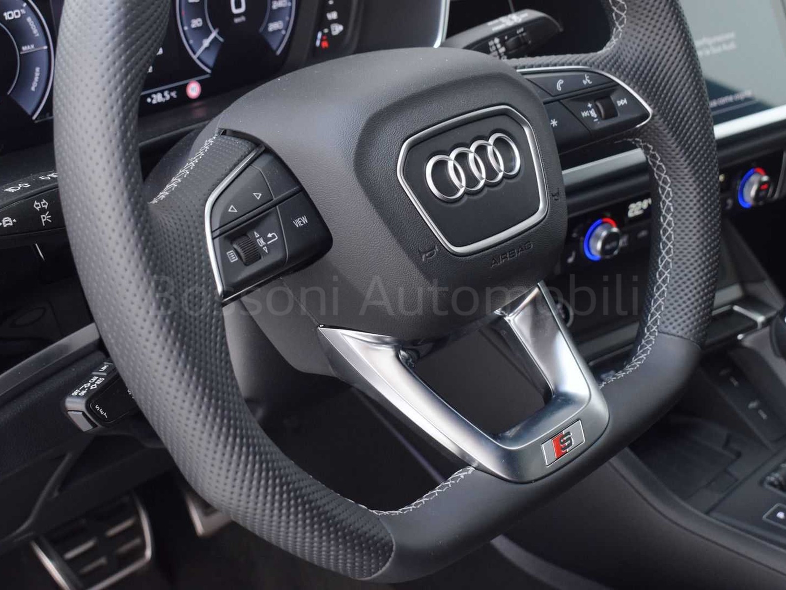 24 - Audi Q3 45 1.4 tfsi e s line edition s tronic