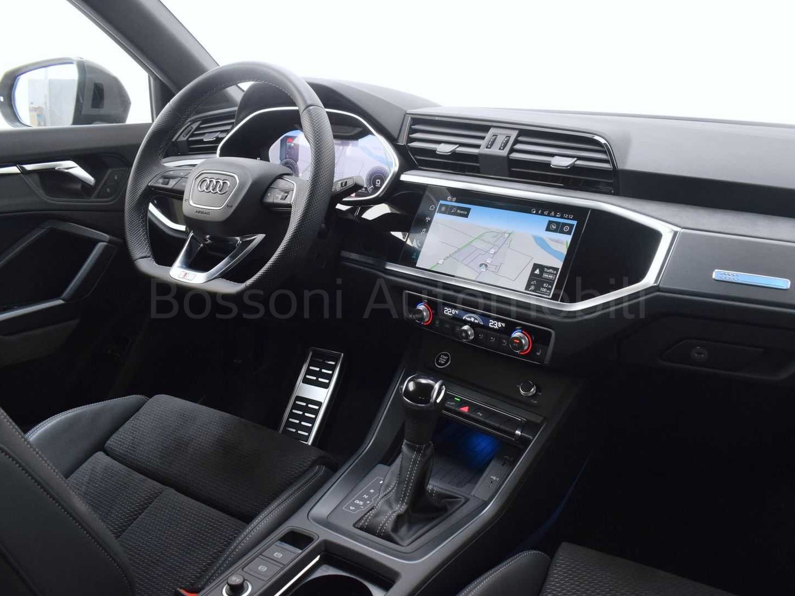 4 - Audi Q3 45 1.4 tfsi e s line edition s tronic