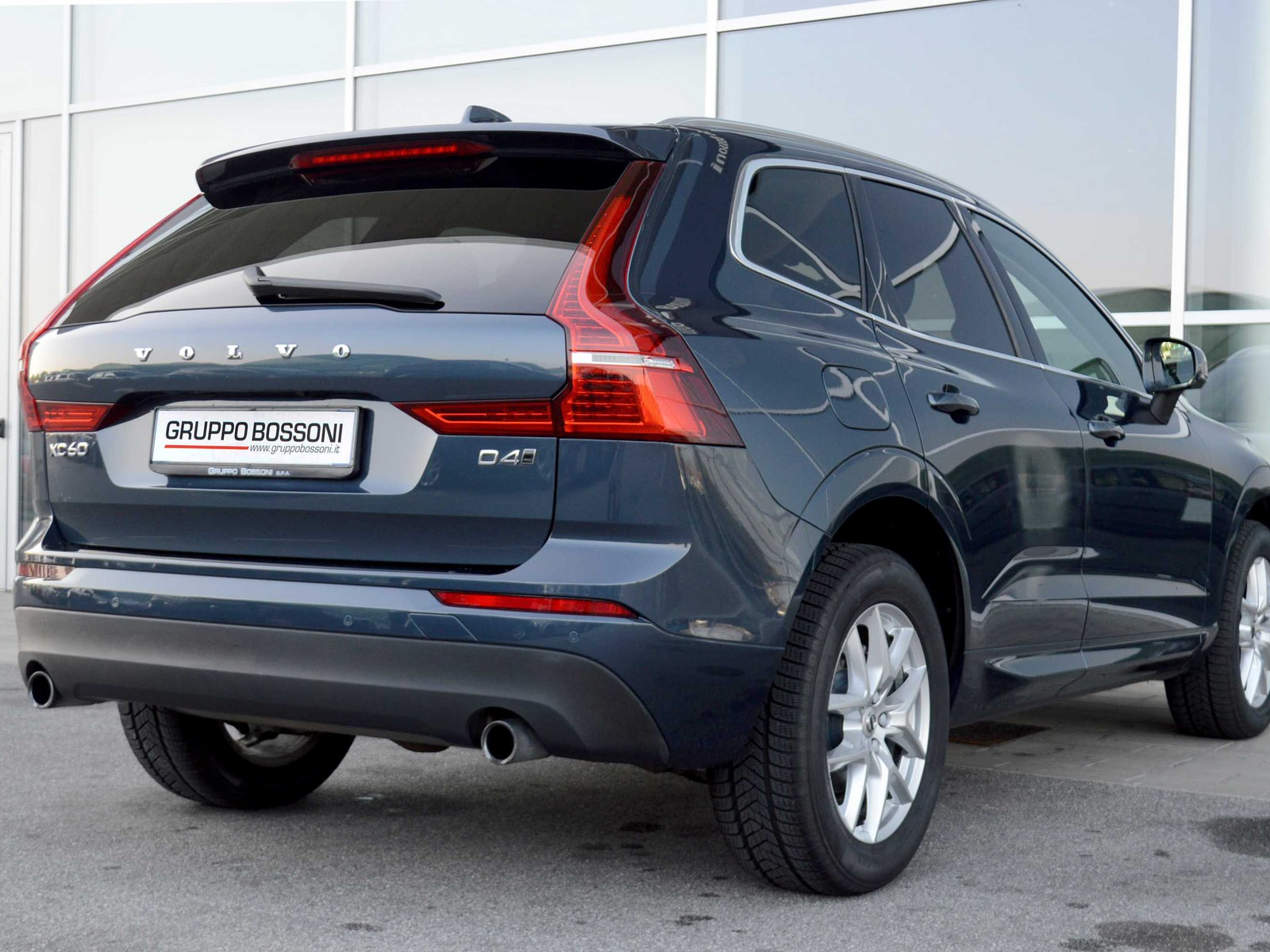 3 - Volvo XC60 2.0 d4 business awd geartronic