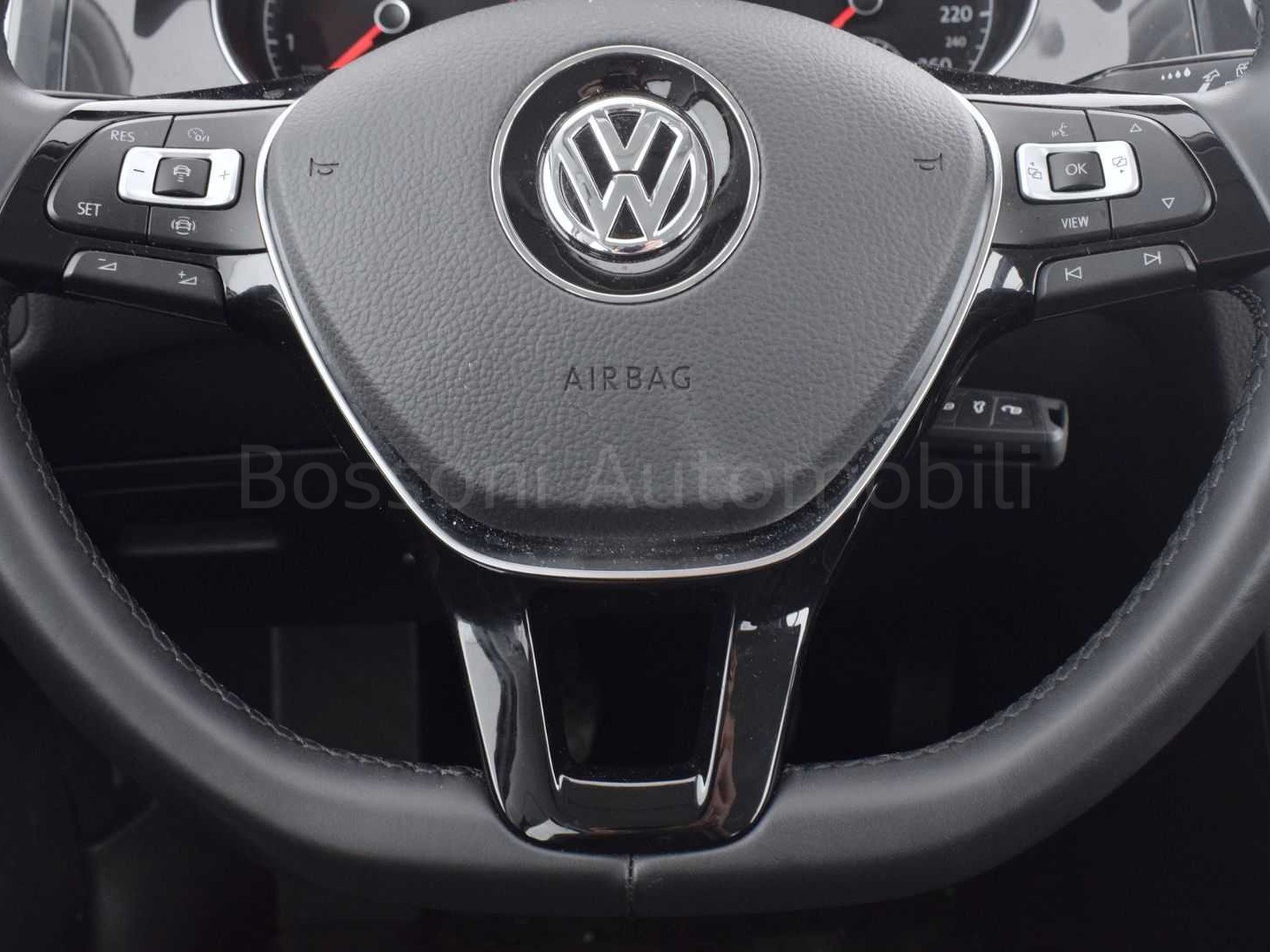 16 - Volkswagen Golf 5 porte 1.0 tsi bluemotion 115cv business