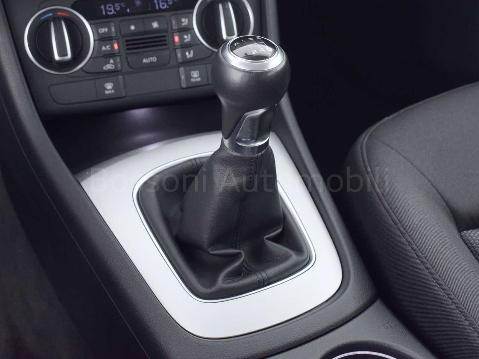 21 - Audi Q3 2.0 tdi business 150cv