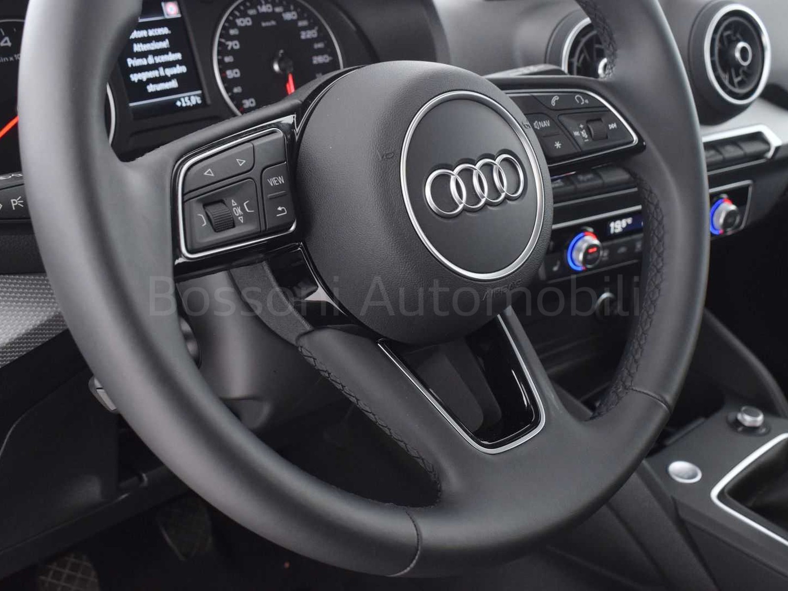 26 - Audi Q2 30 2.0 tdi business