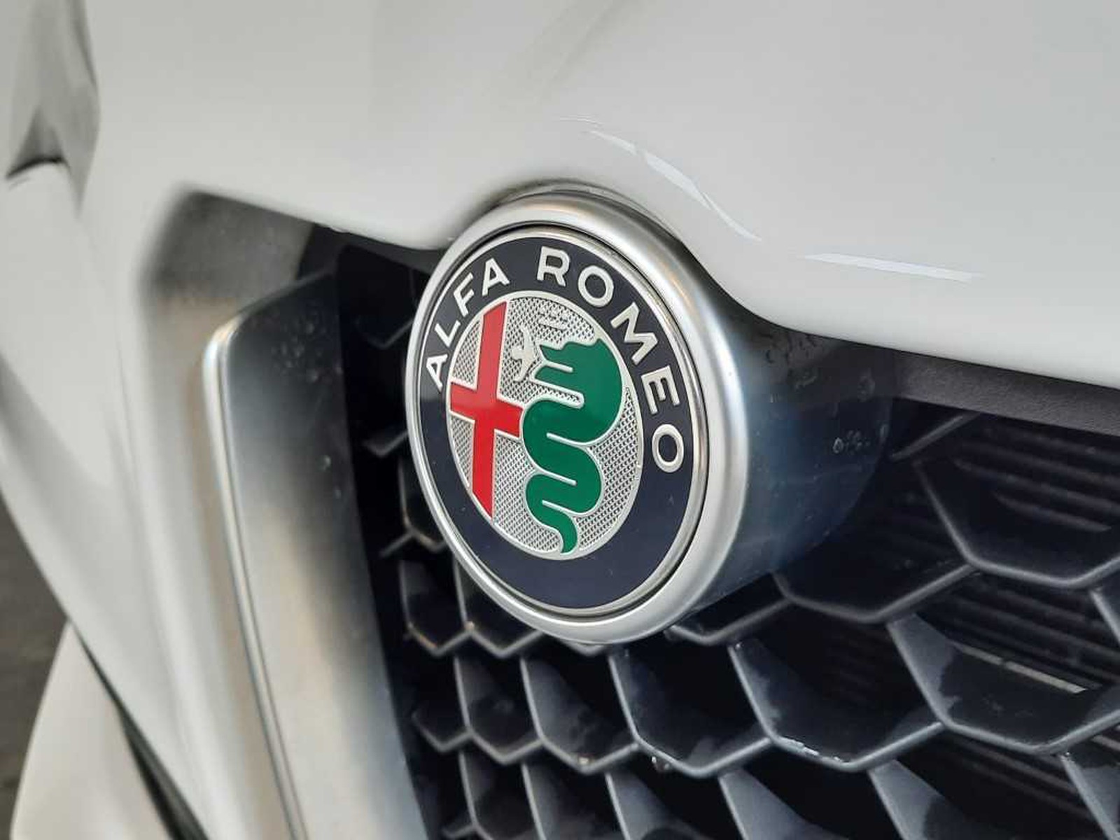 30 - Alfa Romeo Stelvio 2.0 turbo 280cv super q4 auto
