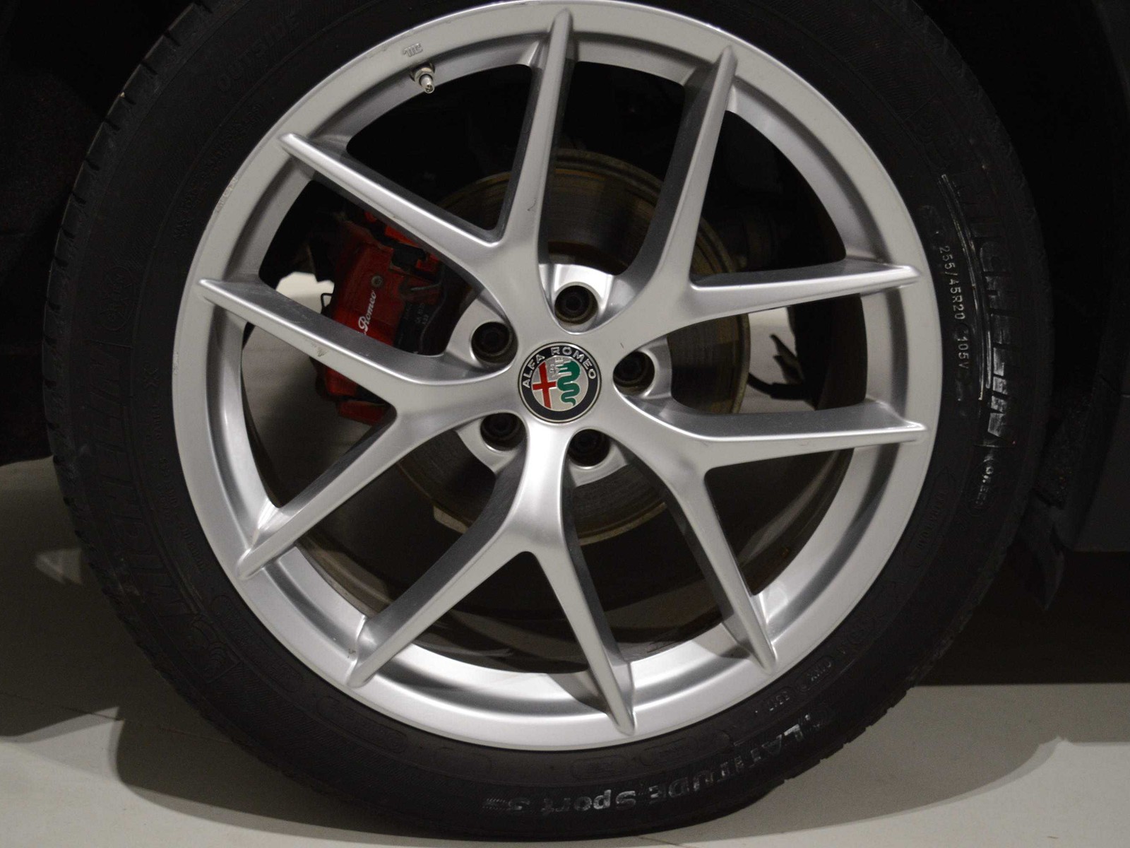 15 - Alfa Romeo Stelvio 2.2 t executive q4 210cv auto my19