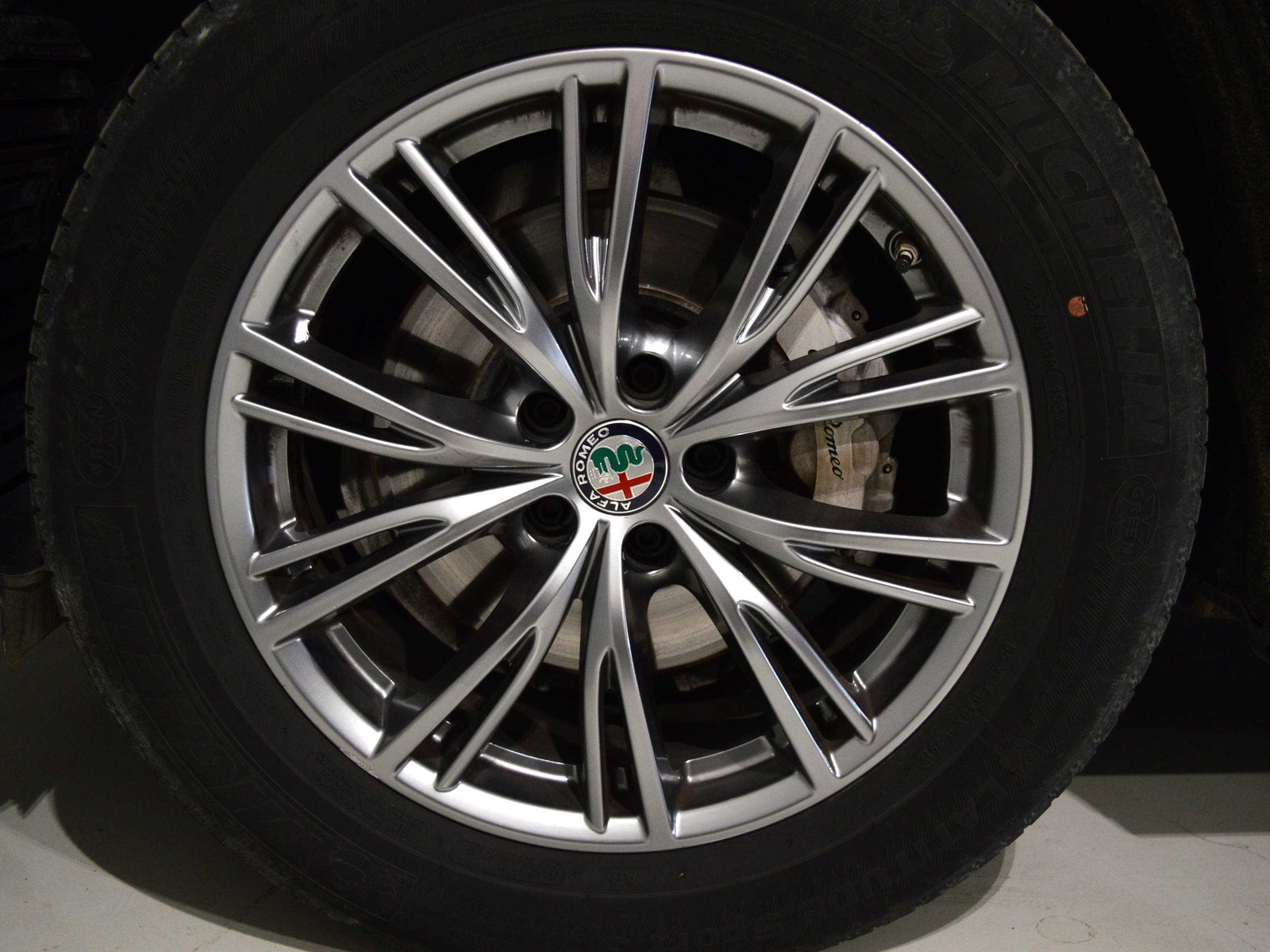 15 - Alfa Romeo Stelvio 2.2 turbo 180cv business q4 auto