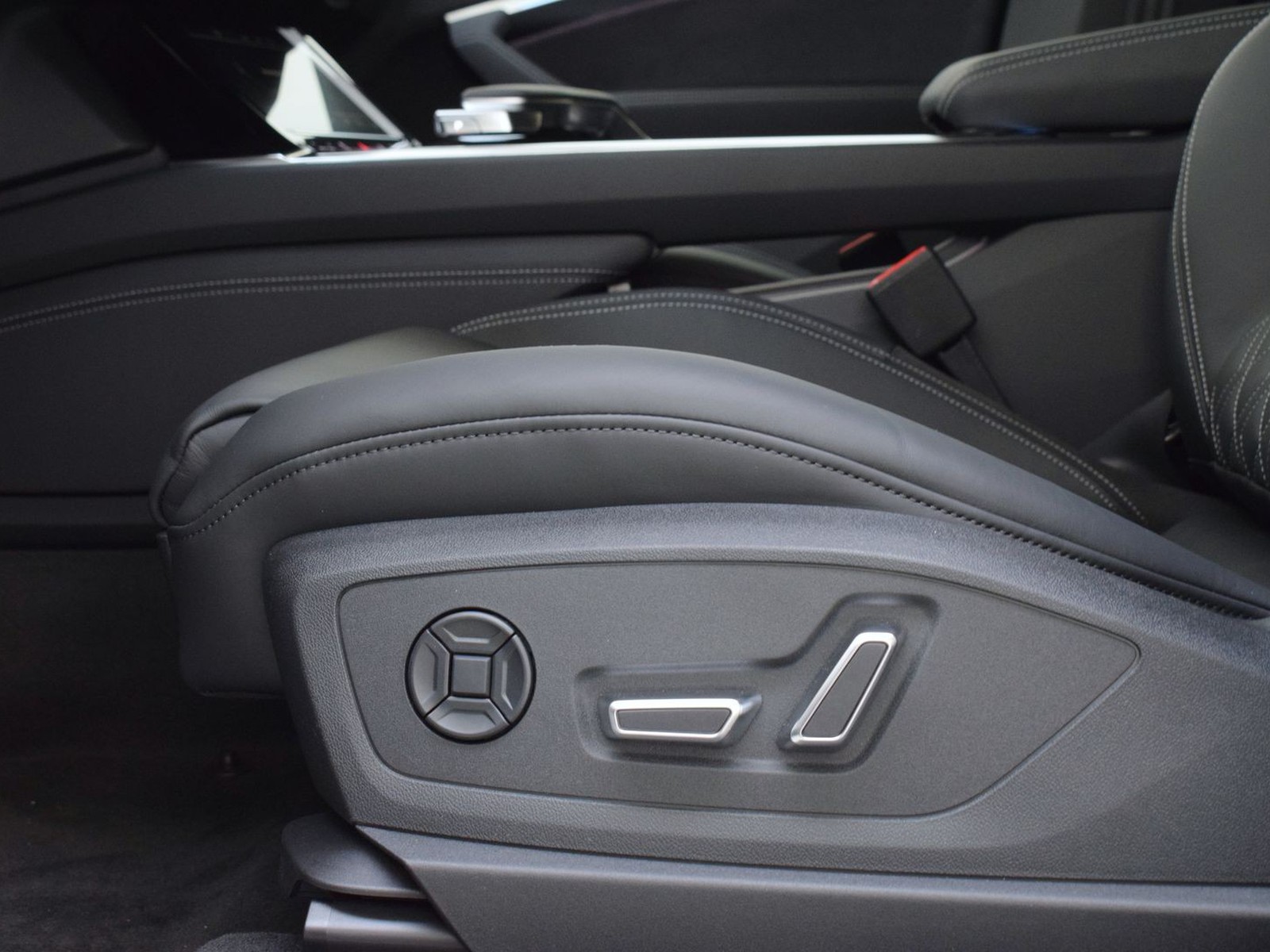 18 - Audi e-tron sportback 55 s line fast edition quattro cvt
