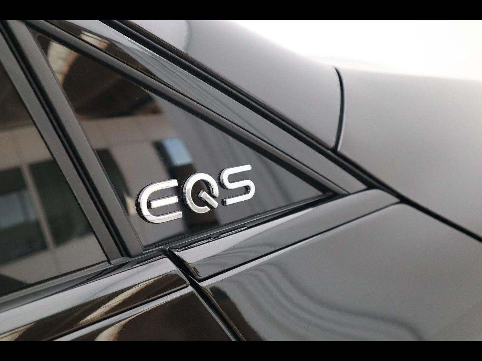 8 - Mercedes EQS suv 580 amg line premium plus 4matic auto