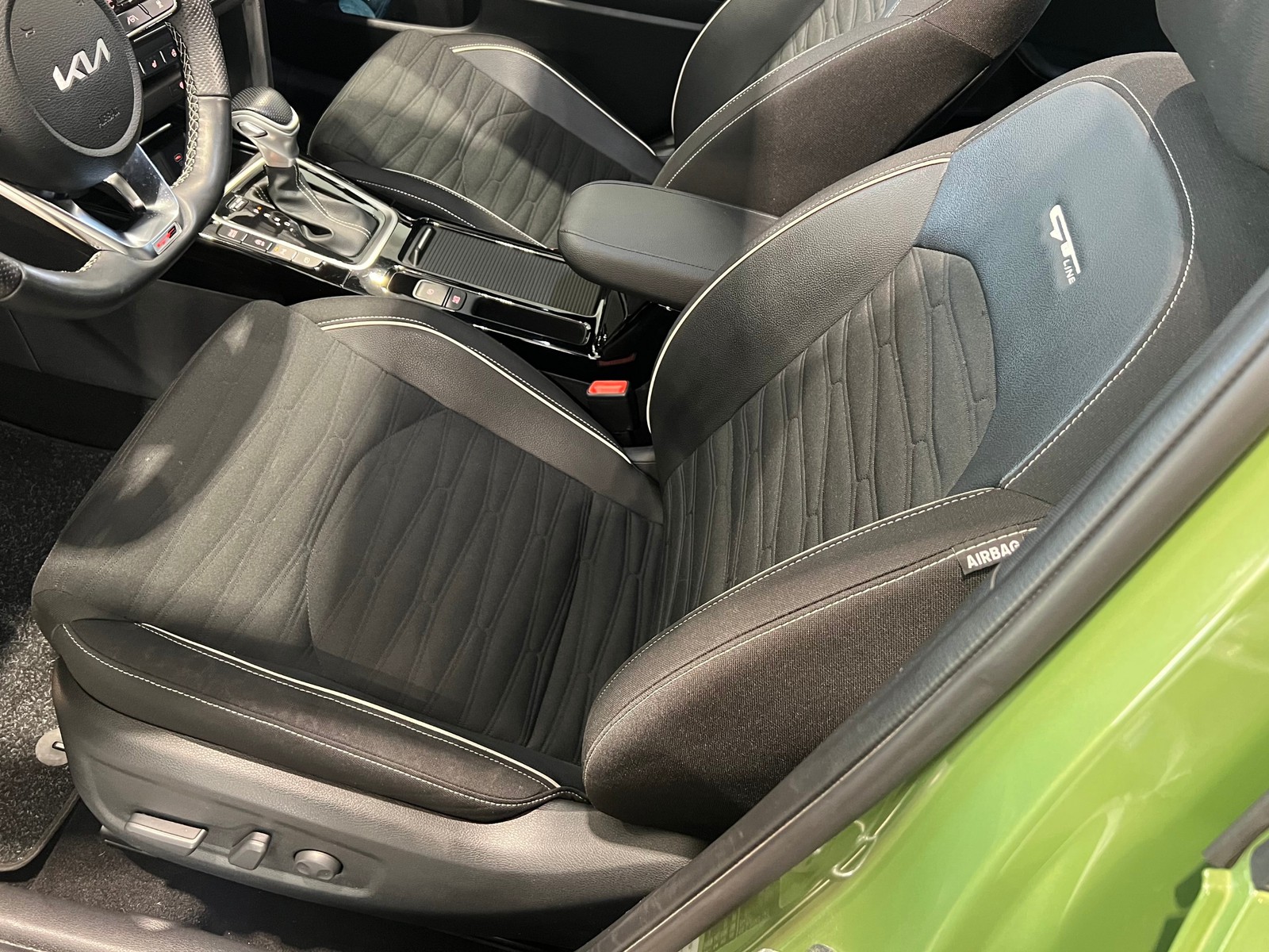 Vendo Alcantara tessuto verde adatta riparazione sedili