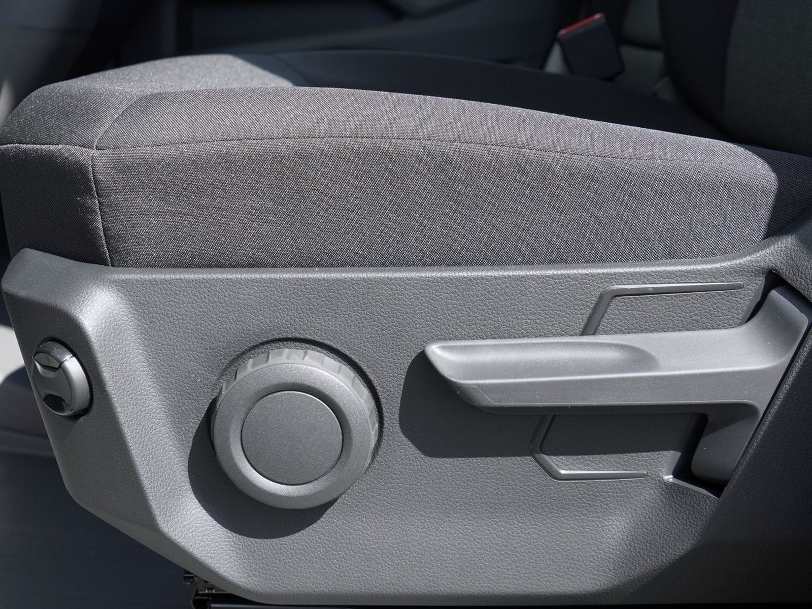 17 - Volkswagen VIC Crafter 30 2.0 tdi 140cv l3h3 business