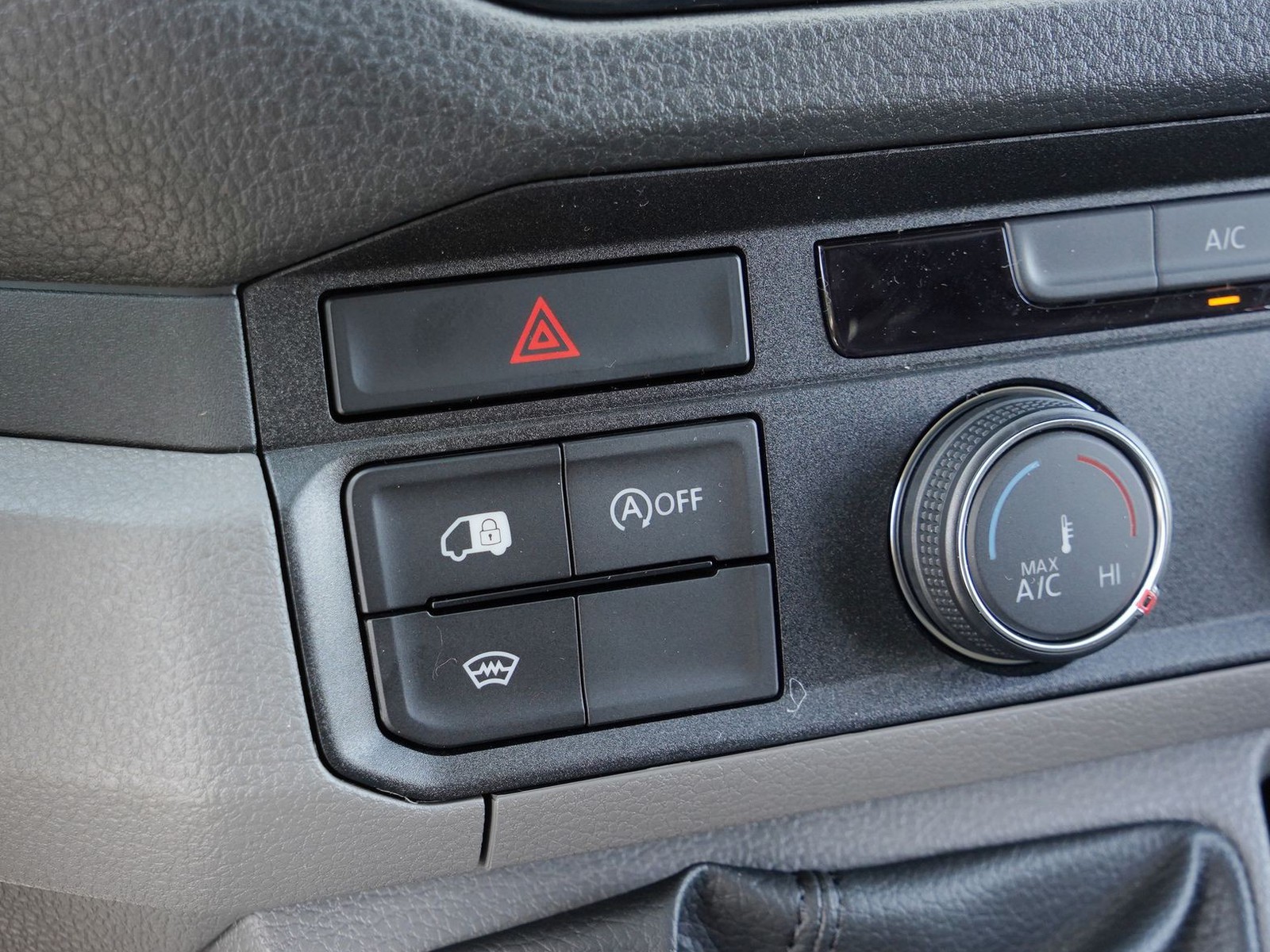 21 - Volkswagen VIC Crafter 30 2.0 tdi 140cv l3h3 business