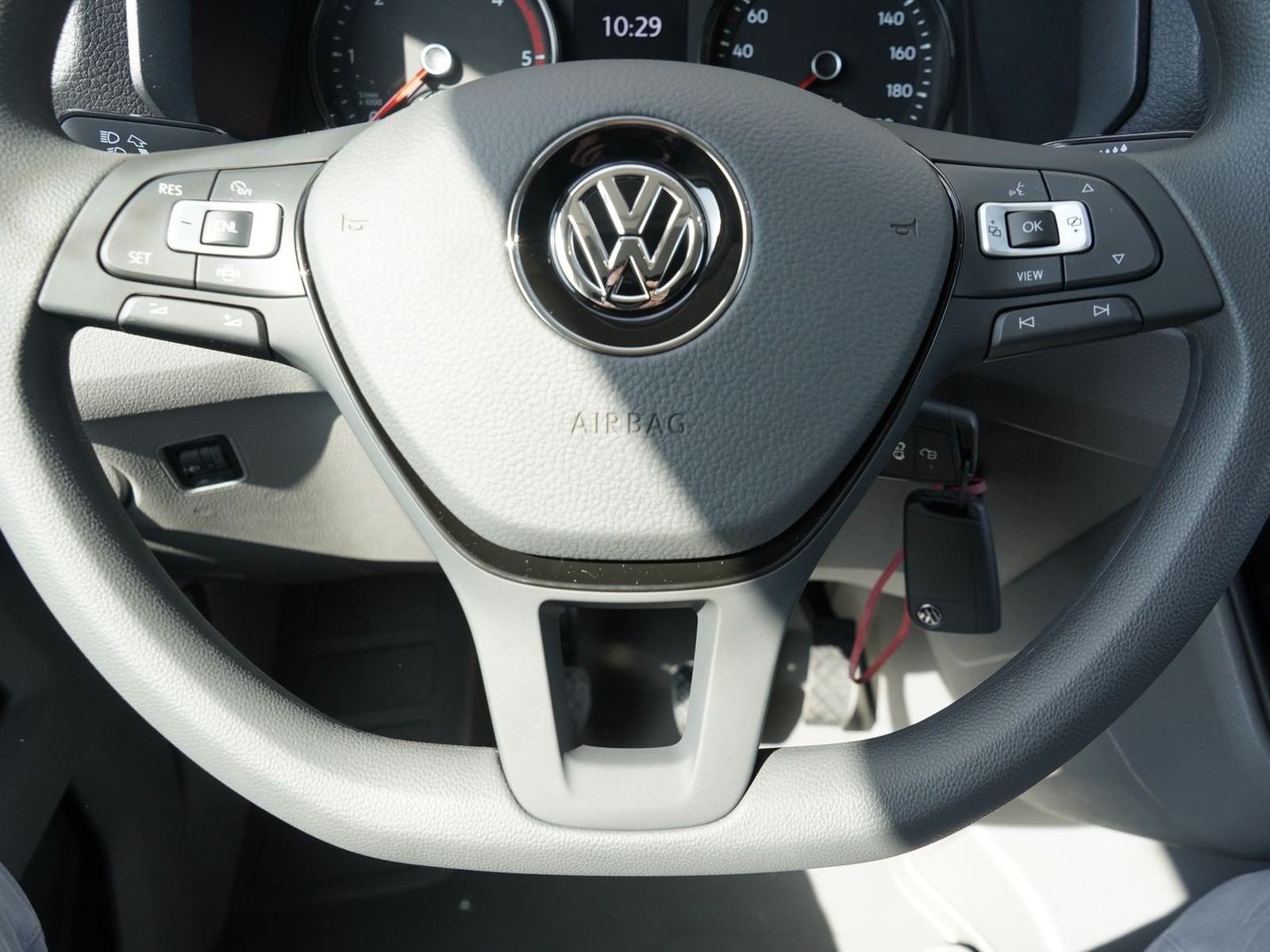 27 - Volkswagen VIC Crafter 30 2.0 tdi 140cv l3h3 business