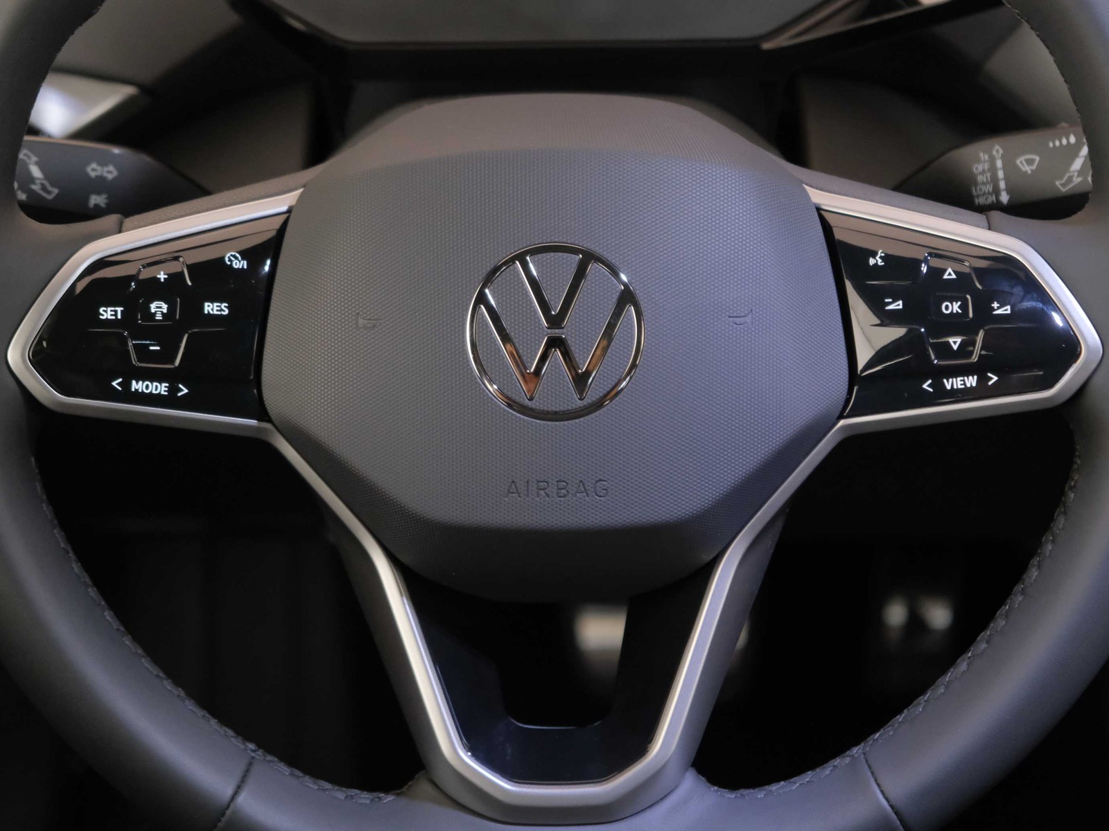 15 - Volkswagen ID.4 77 kwh pro performance