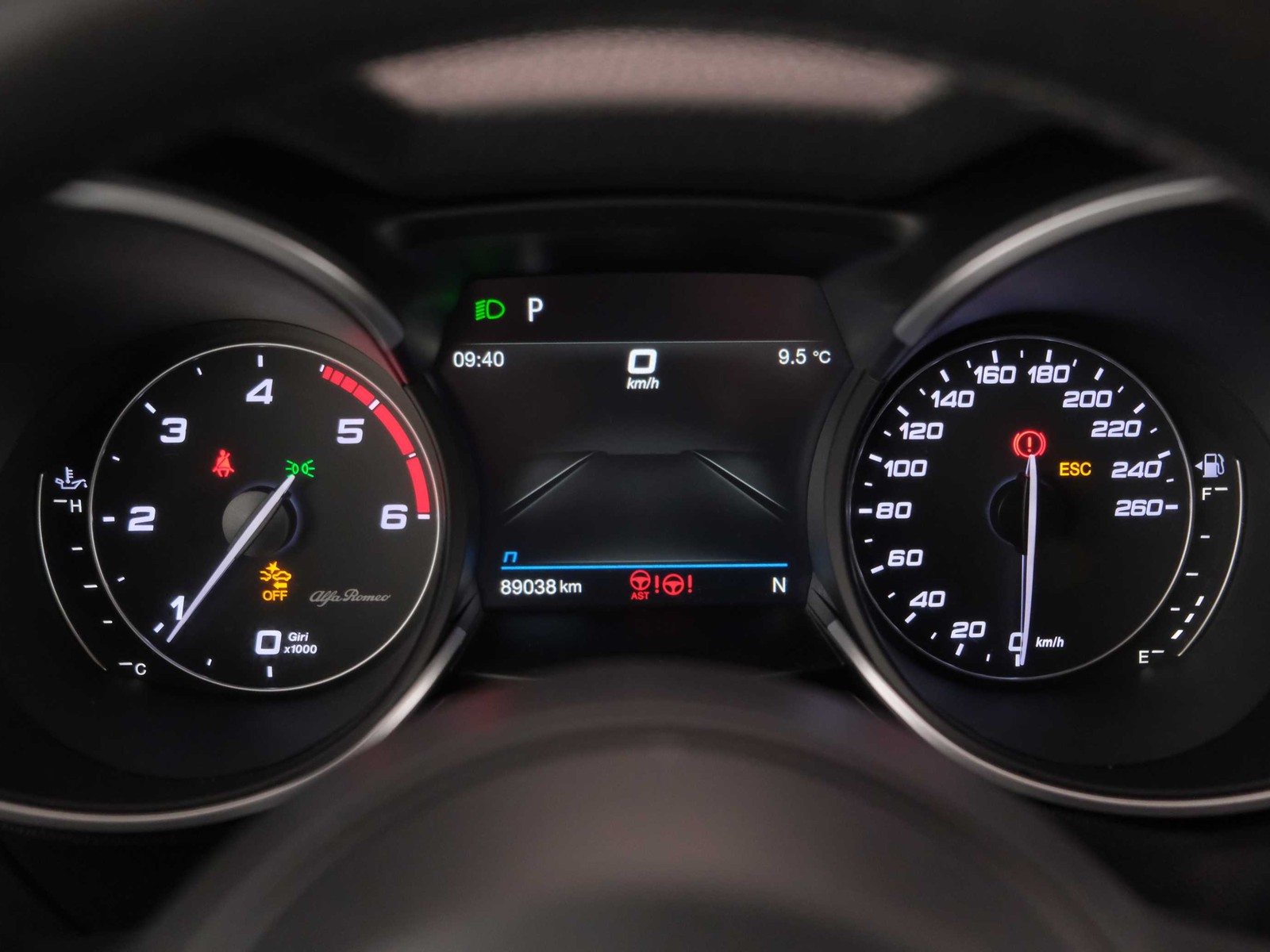 18 - Alfa Romeo Stelvio 2.2 turbo 210cv ti q4 at8