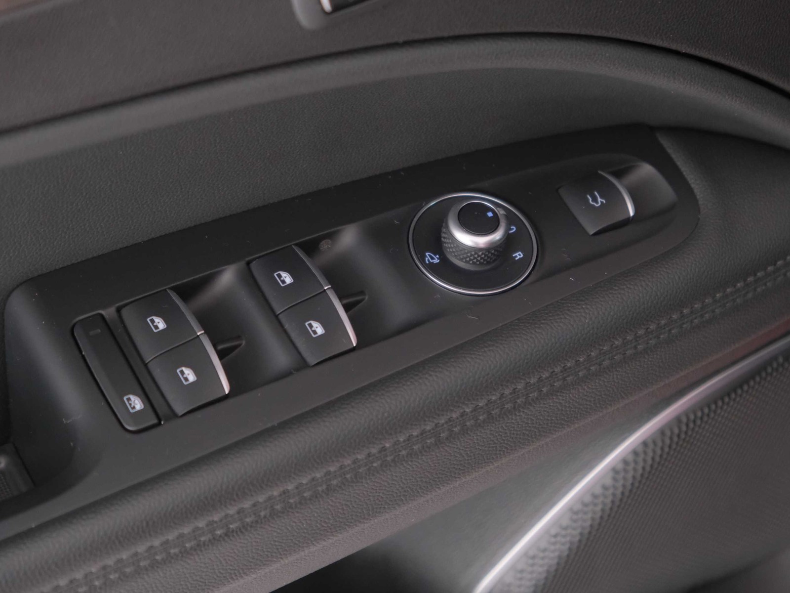 27 - Alfa Romeo Stelvio 2.2 turbo 210cv ti q4 at8