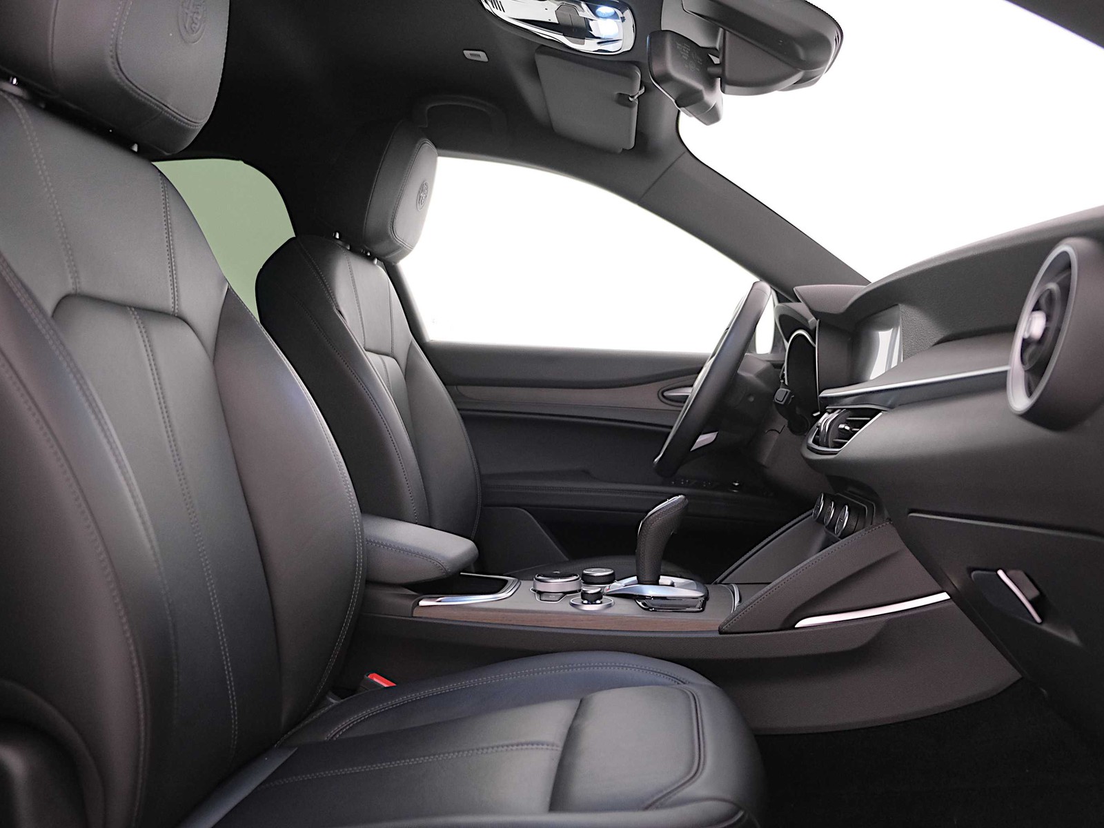 8 - Alfa Romeo Stelvio 2.2 turbo 210cv ti q4 at8
