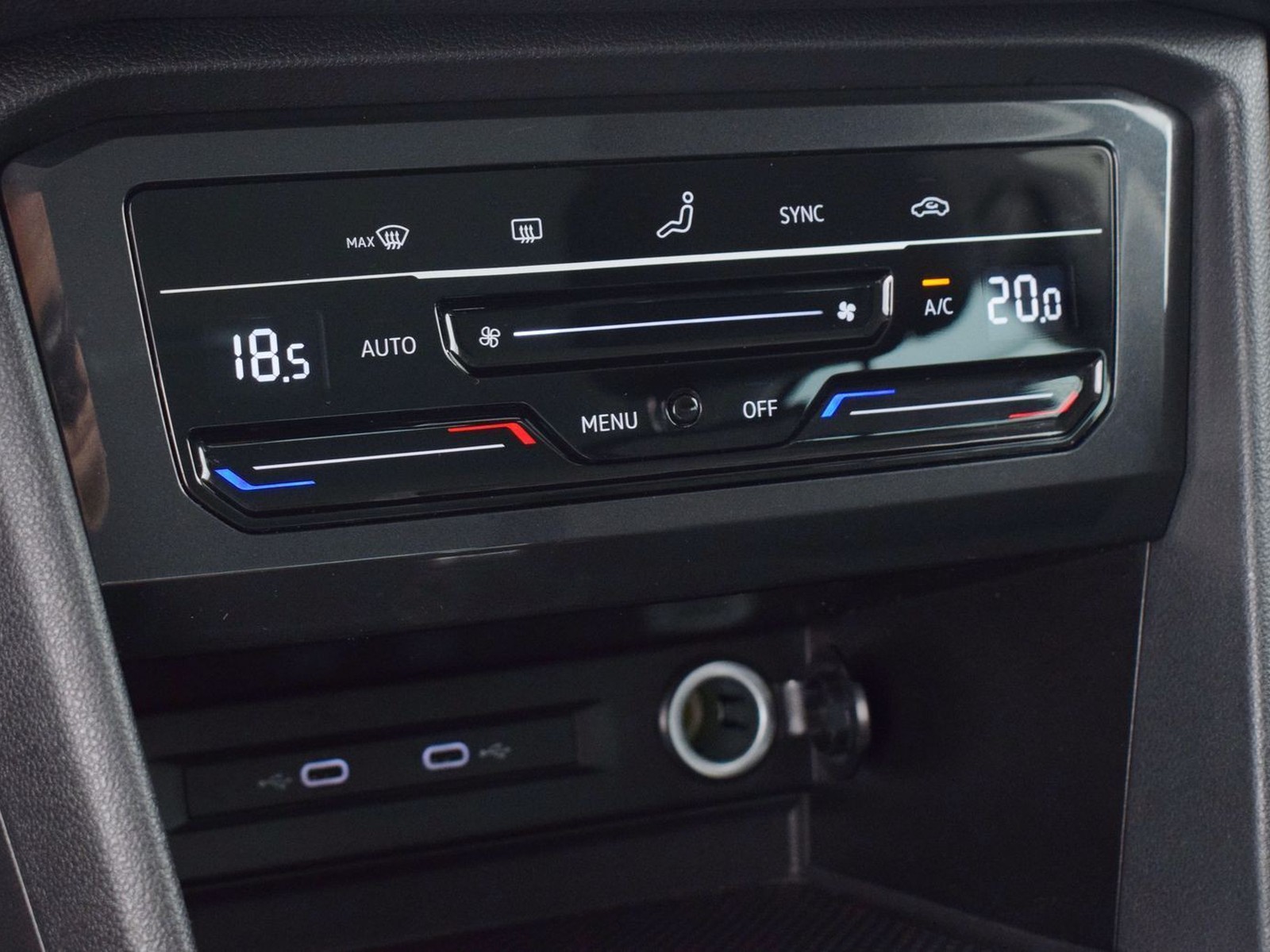 24 - Volkswagen Tiguan 2.0 tdi scr 150cv life dsg