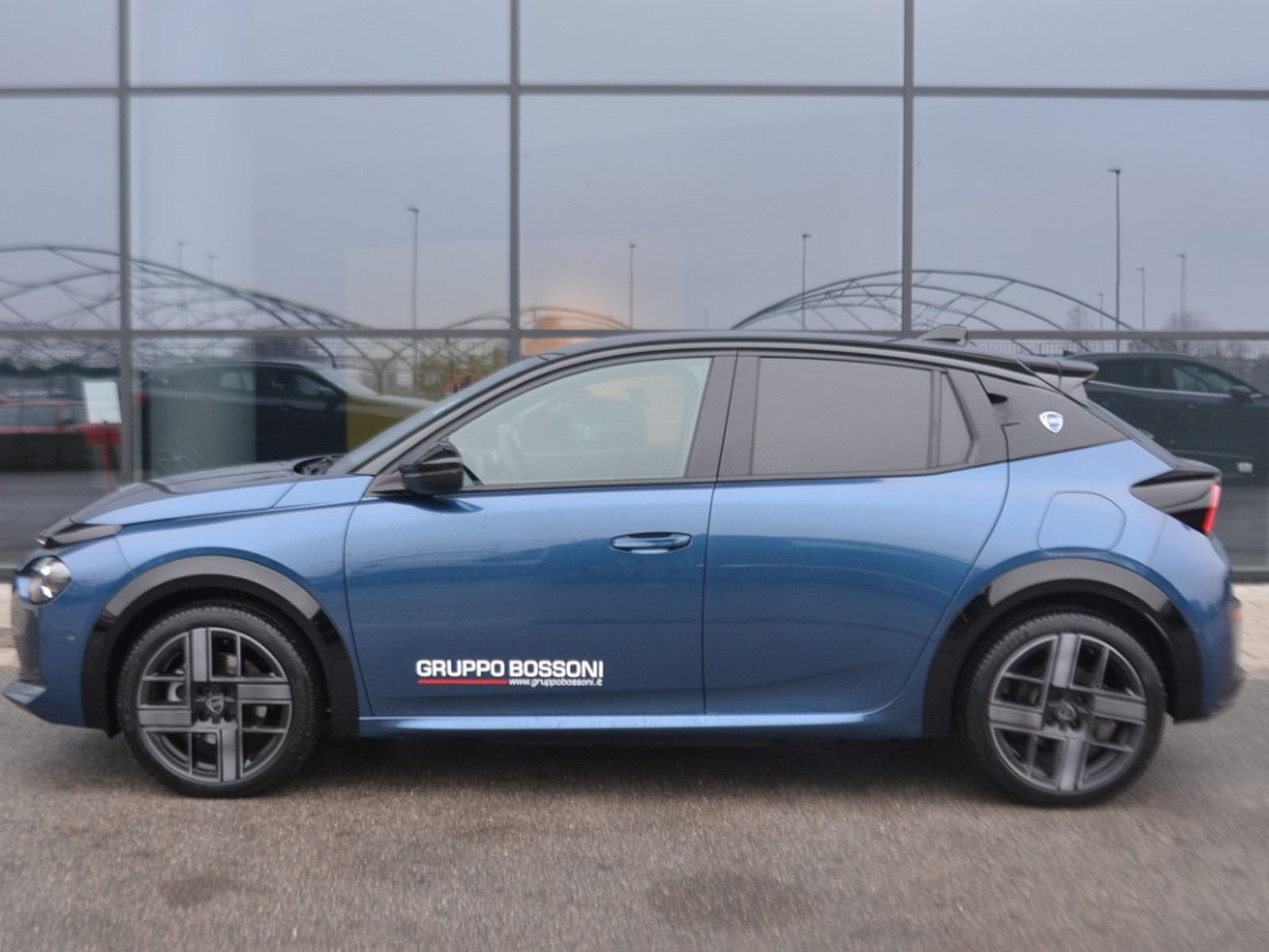 24 - Lancia Ypsilon 51kwh lx