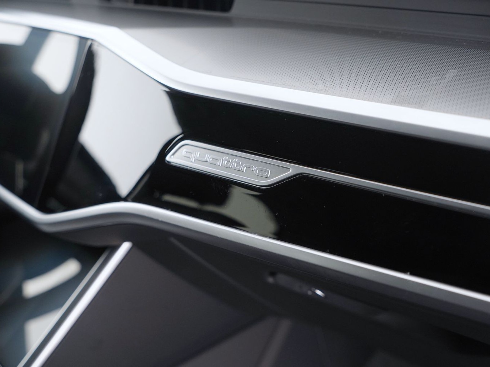 18 - Audi A6 avant 40 2.0 tdi mhev 12v s line edition quattro ultra s tronic