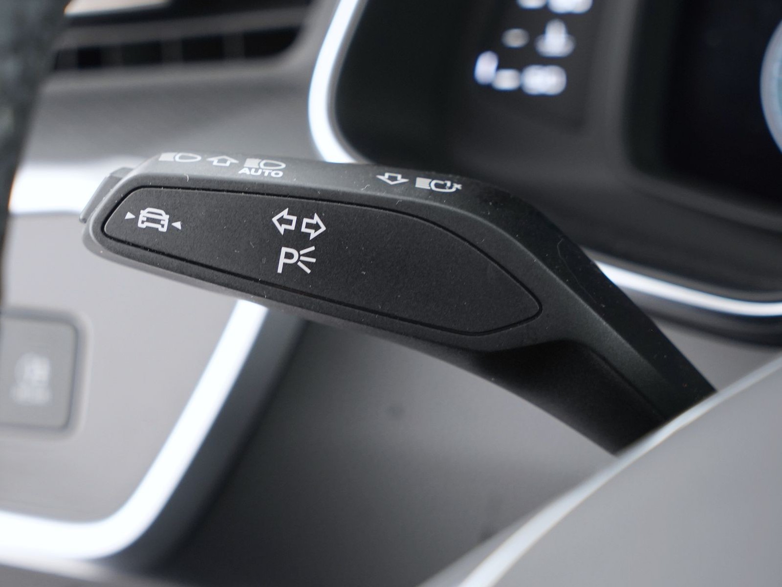 26 - Audi A6 avant 40 2.0 tdi mhev 12v s line edition quattro ultra s tronic