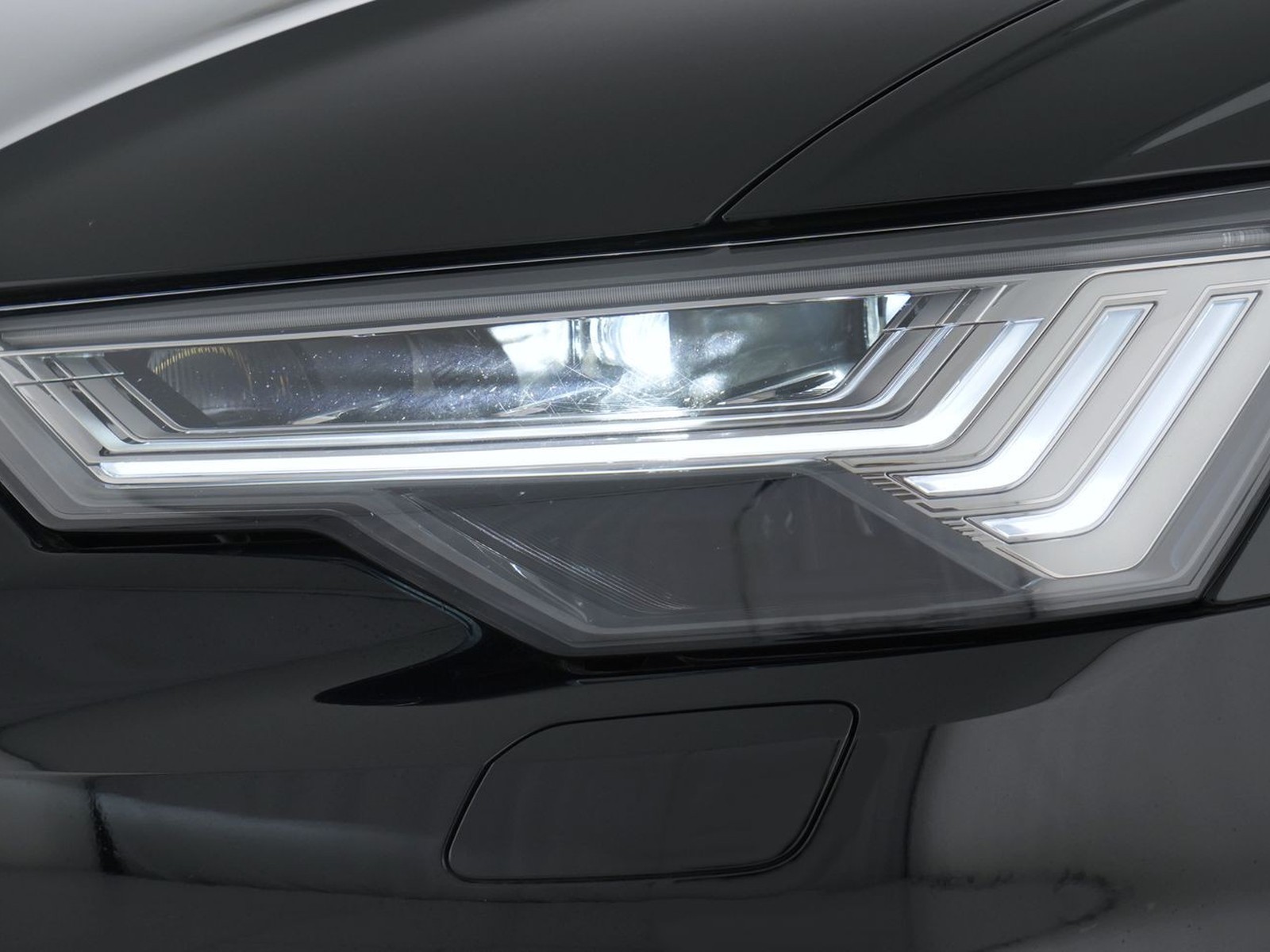 6 - Audi A6 avant 40 2.0 tdi mhev 12v s line edition quattro ultra s tronic