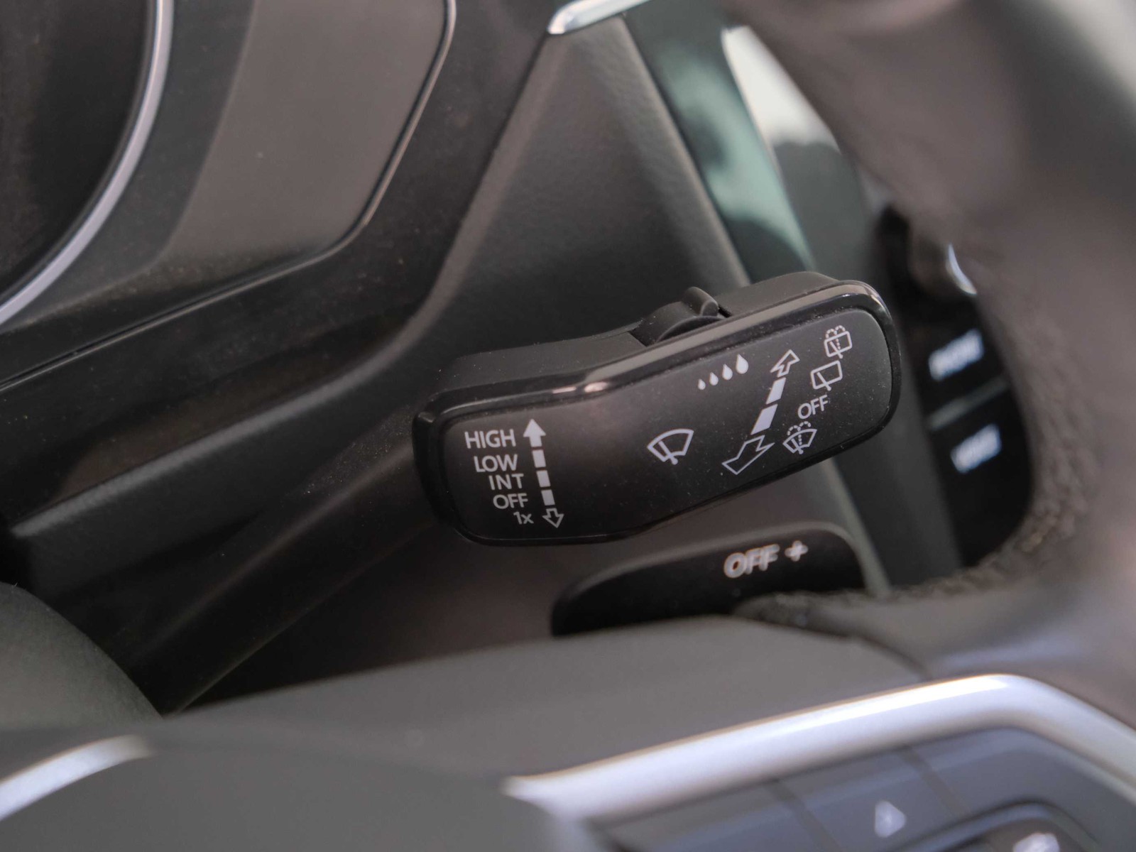 24 - Volkswagen Tiguan 2.0 tdi scr 150cv life dsg