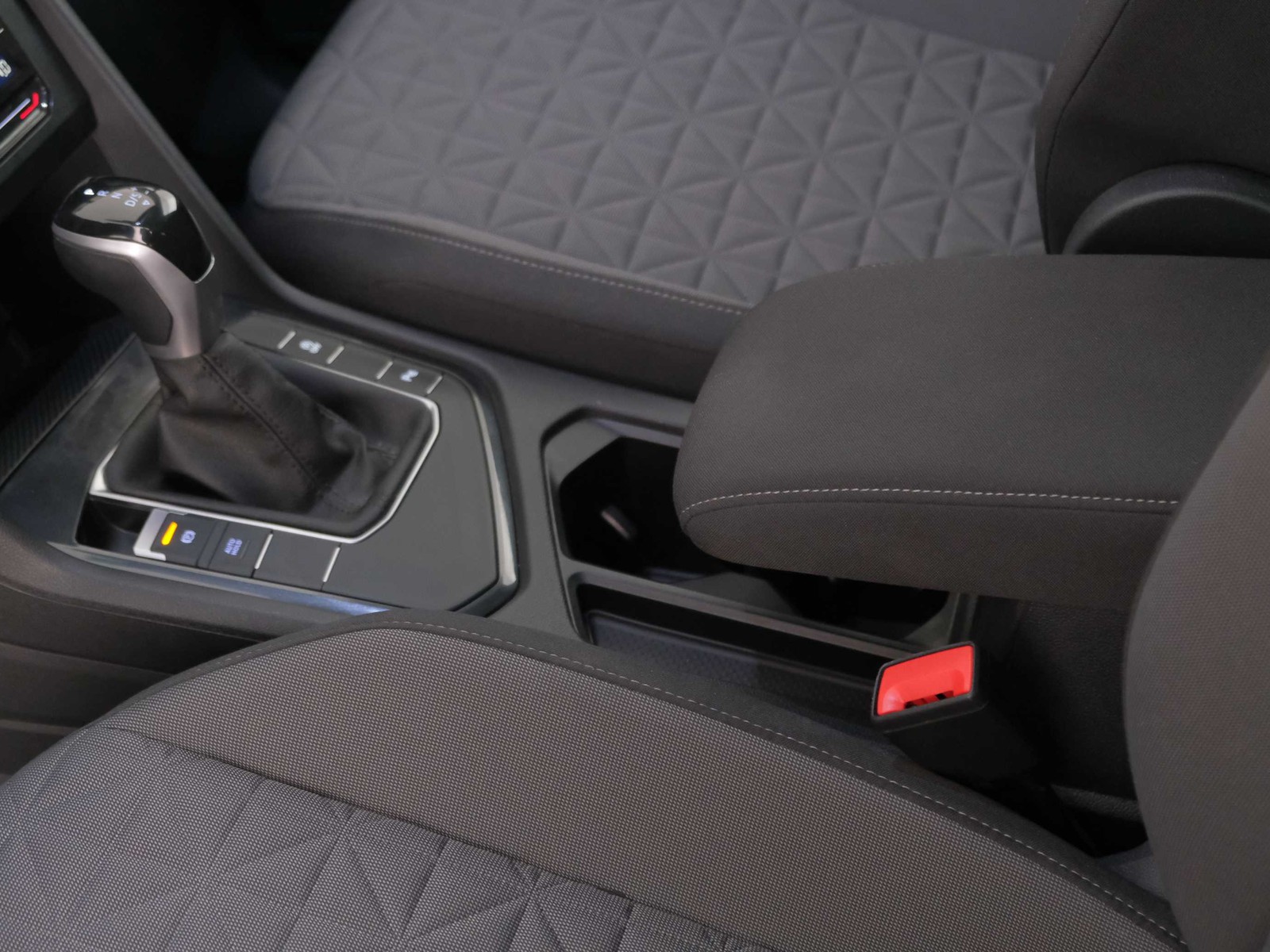 26 - Volkswagen Tiguan 2.0 tdi scr 150cv life dsg