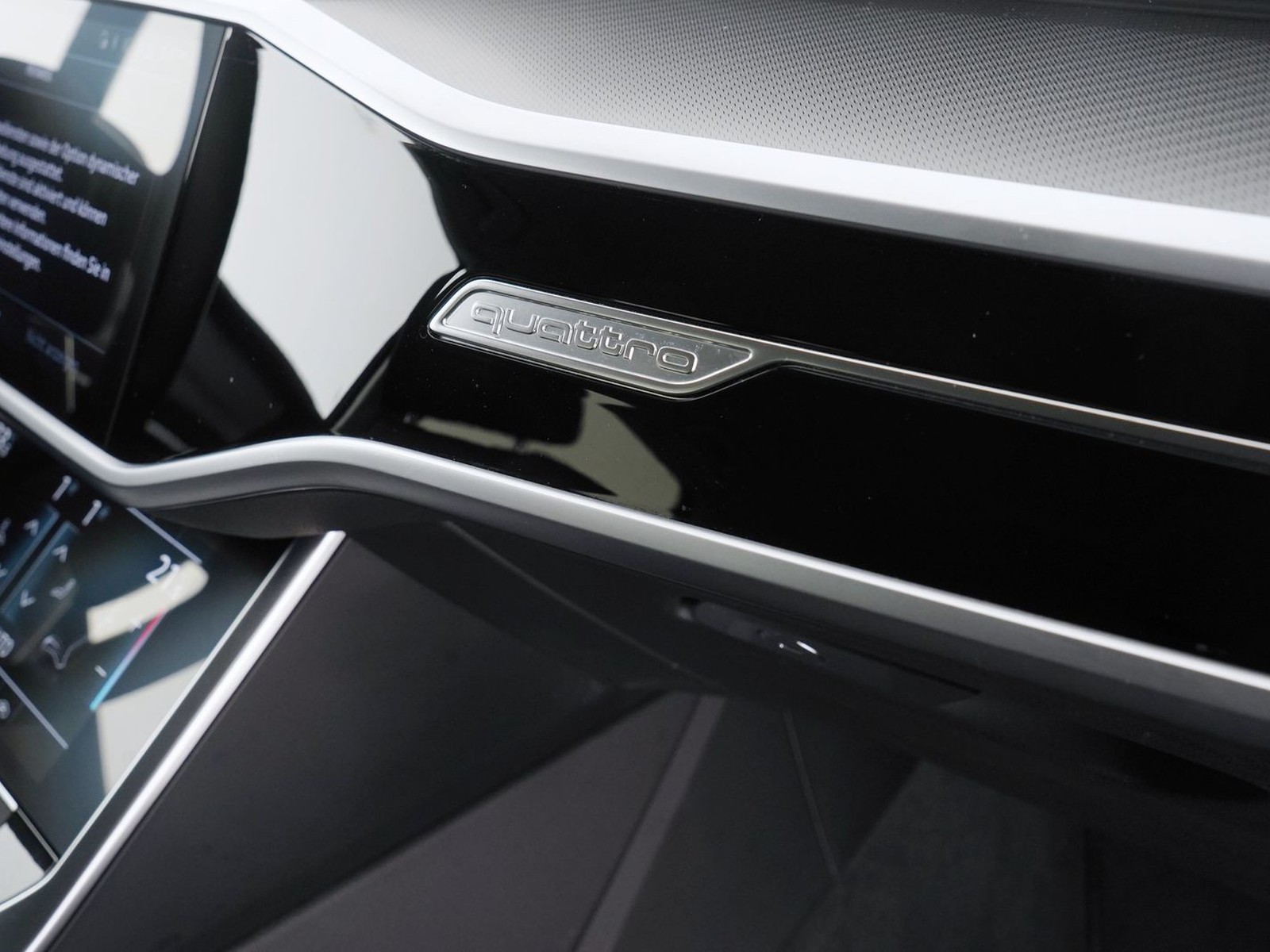 18 - Audi A6 avant 40 2.0 tdi mhev 12v s line edition quattro ultra s tronic