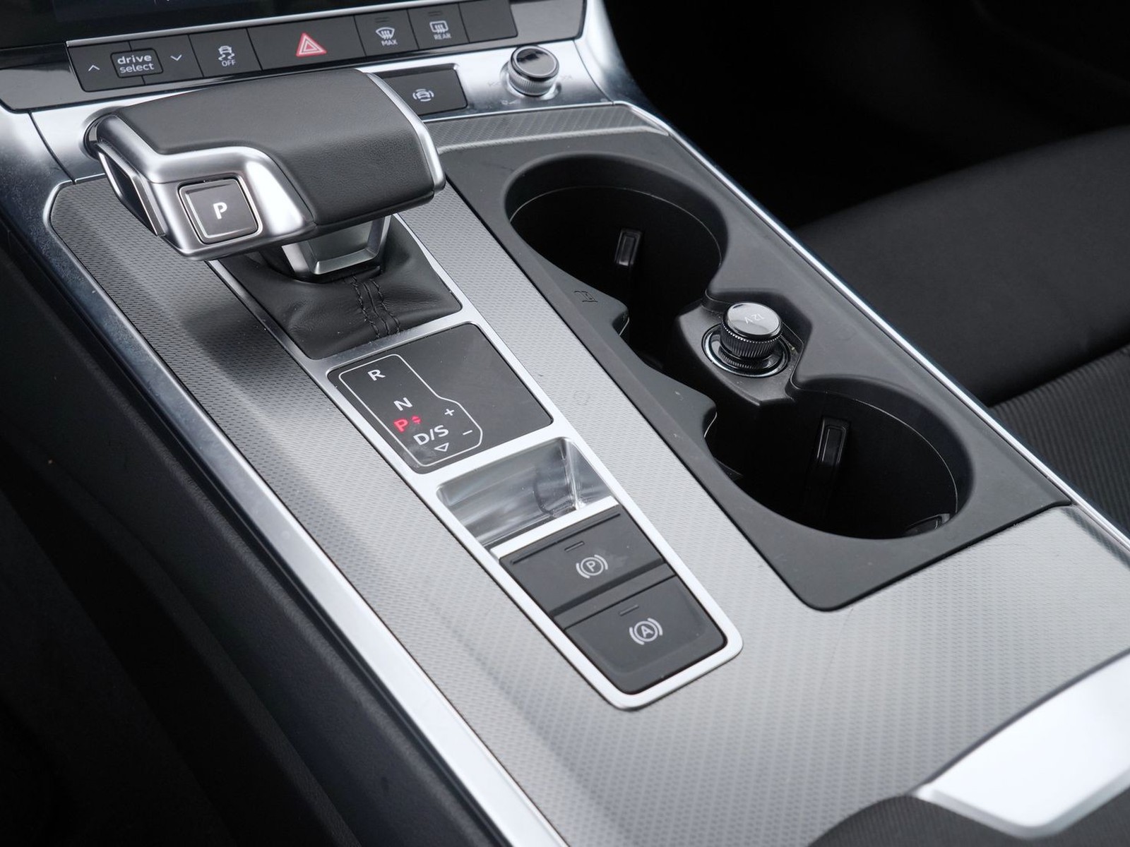 22 - Audi A6 avant 40 2.0 tdi mhev 12v s line edition quattro ultra s tronic