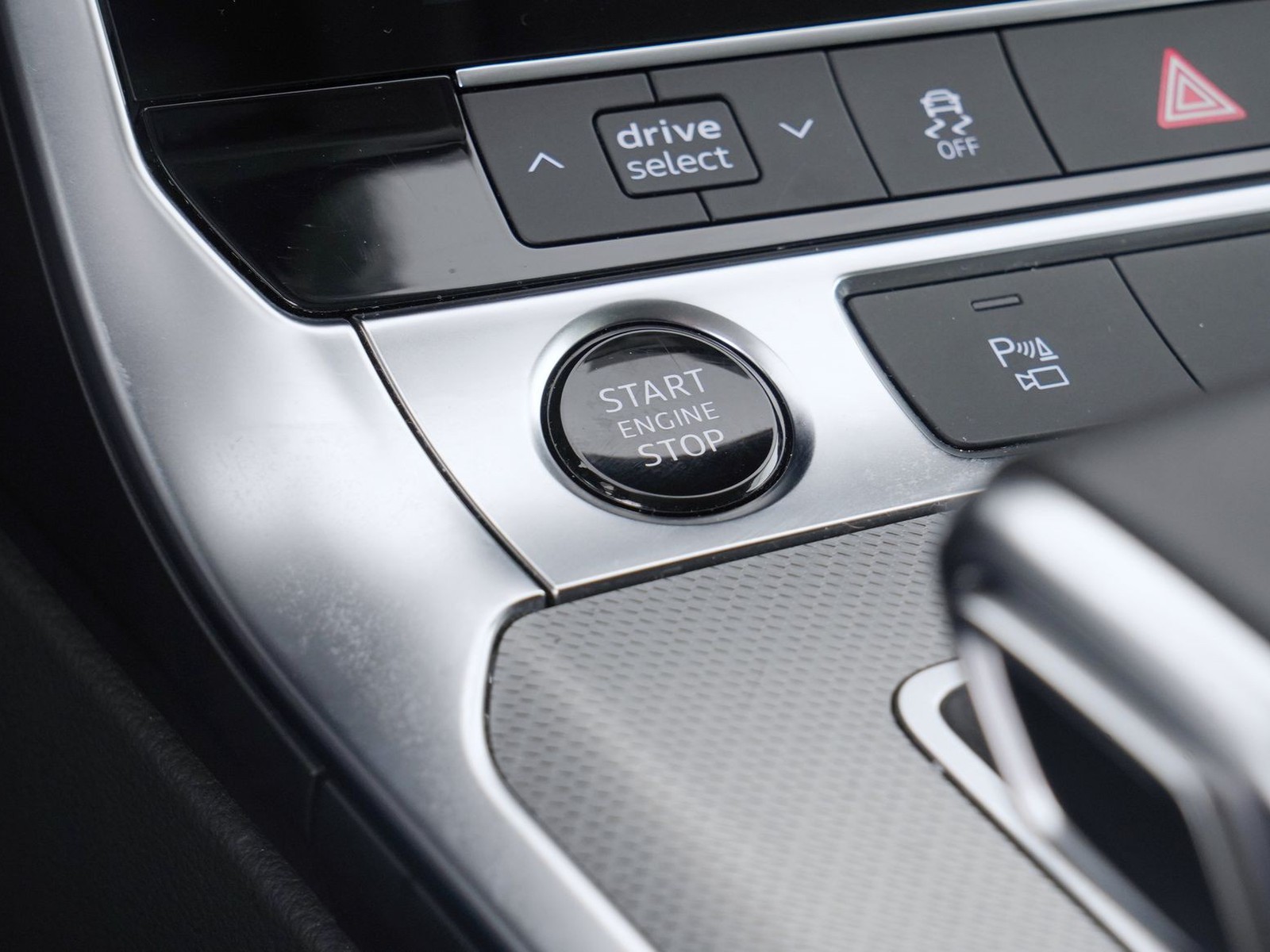 23 - Audi A6 avant 40 2.0 tdi mhev 12v s line edition quattro ultra s tronic