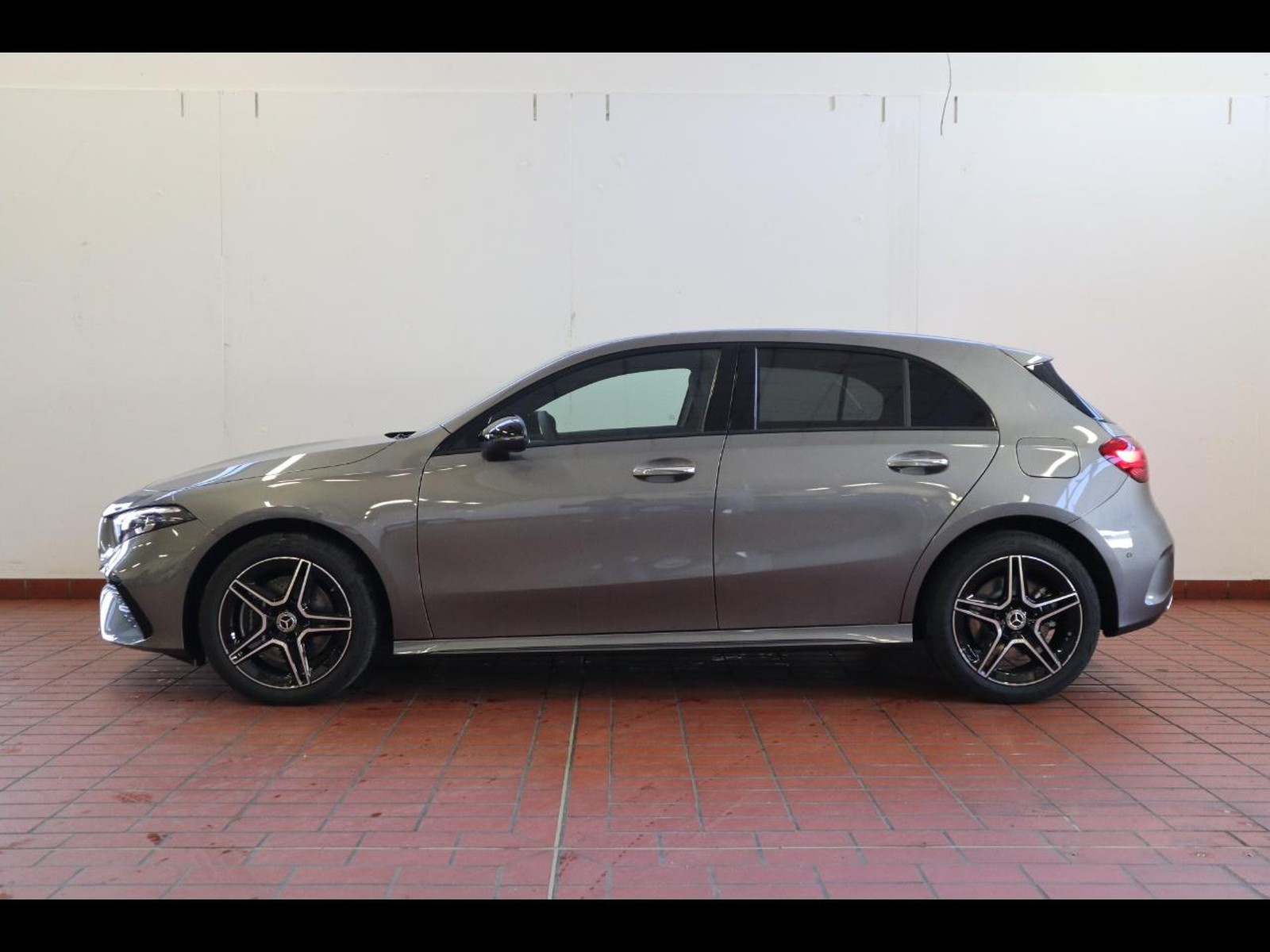 3 - Mercedes Classe A 250 e plug-in-hybrid amg line advanced plus speedshift dct amg 8g