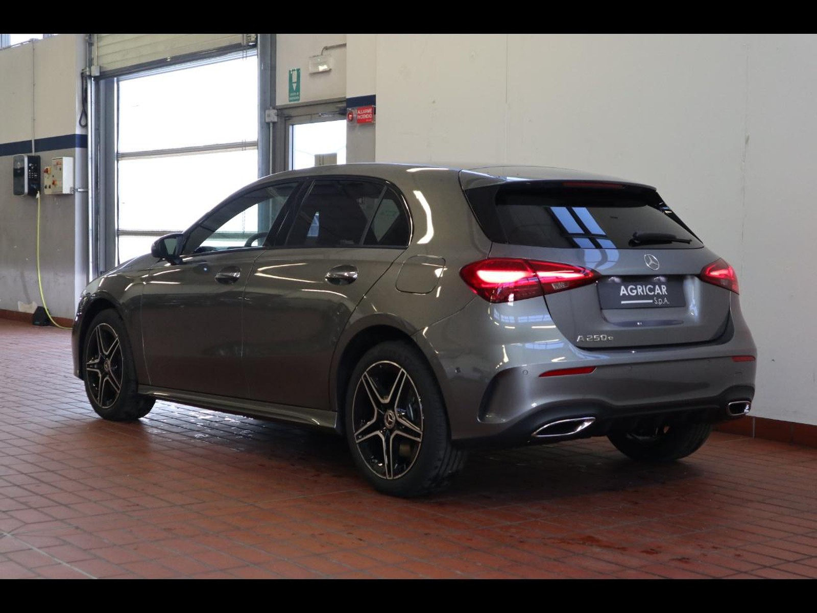 5 - Mercedes Classe A 250 e plug-in-hybrid amg line advanced plus speedshift dct amg 8g