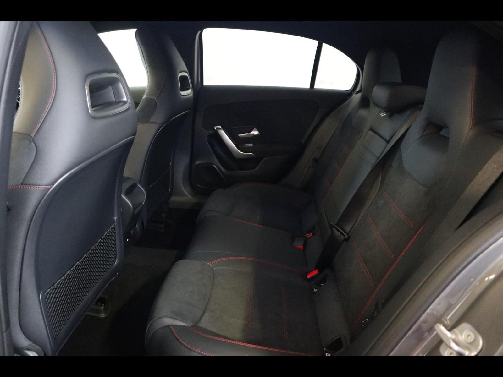 8 - Mercedes Classe A 250 e plug-in-hybrid amg line advanced plus speedshift dct amg 8g