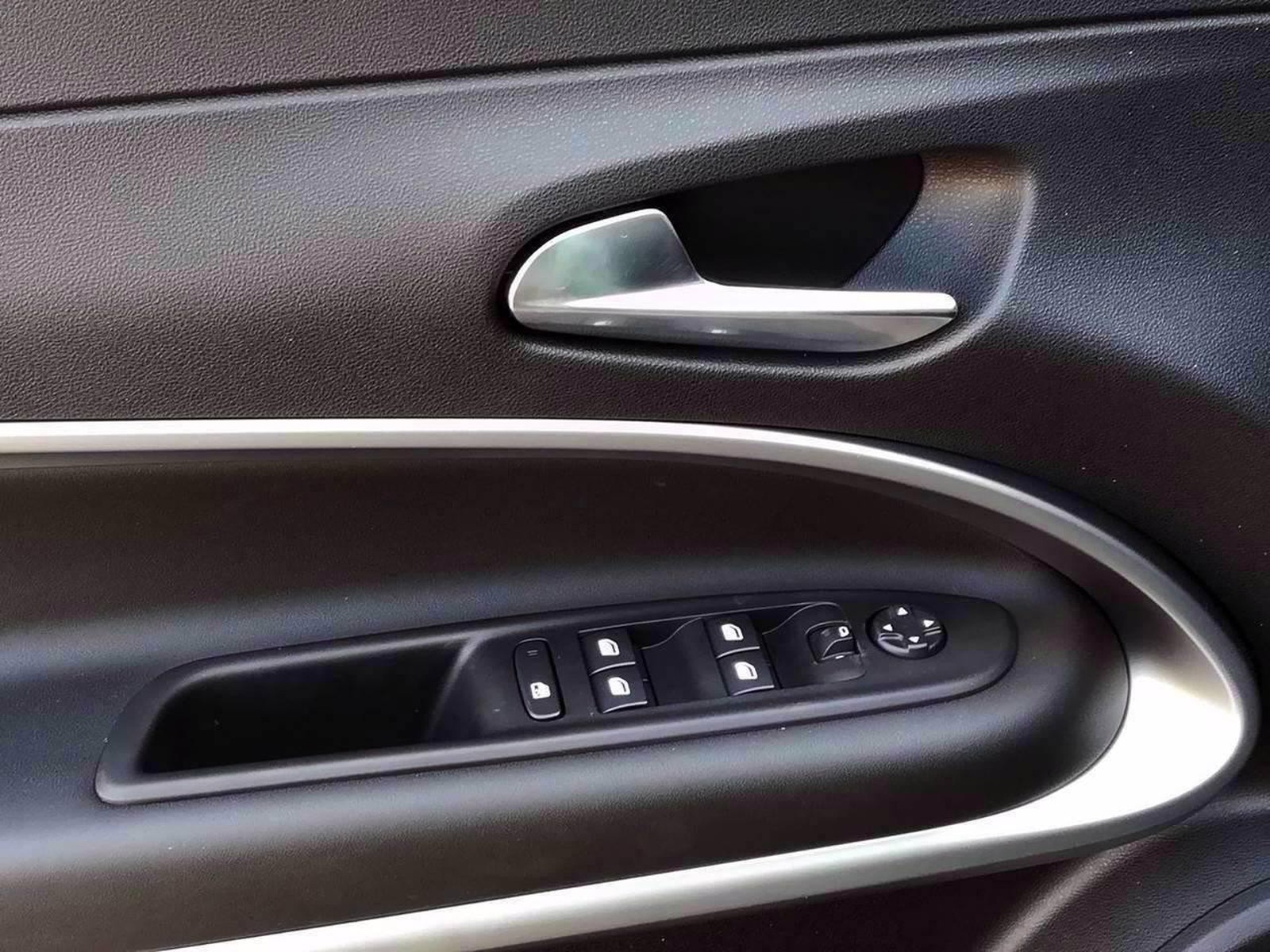 15 - Jeep Avenger 1.2 turbo 100cv altitude fwd