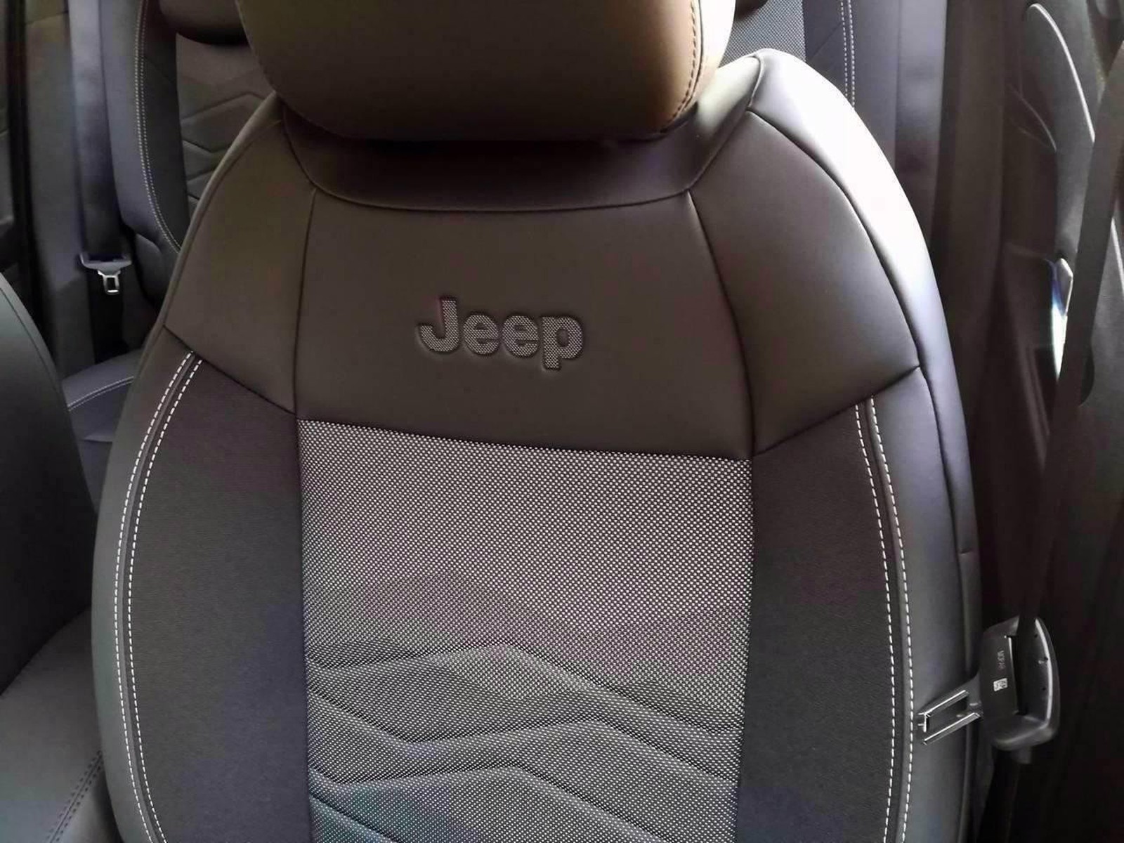 17 - Jeep Avenger 1.2 turbo 100cv altitude fwd