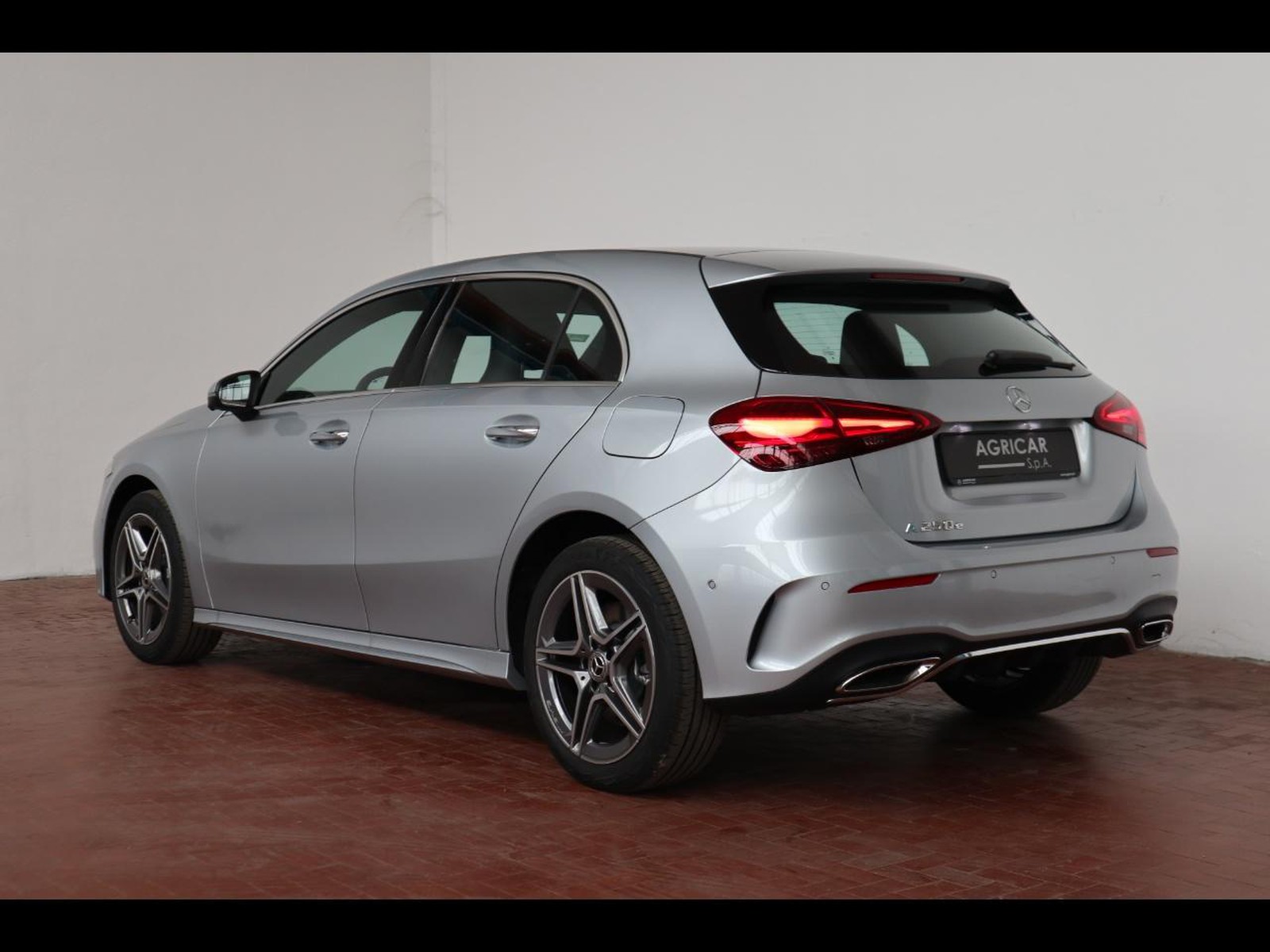 5 - Mercedes Classe A 250 e plug-in-hybrid amg line advanced plus speedshift dct amg 8g