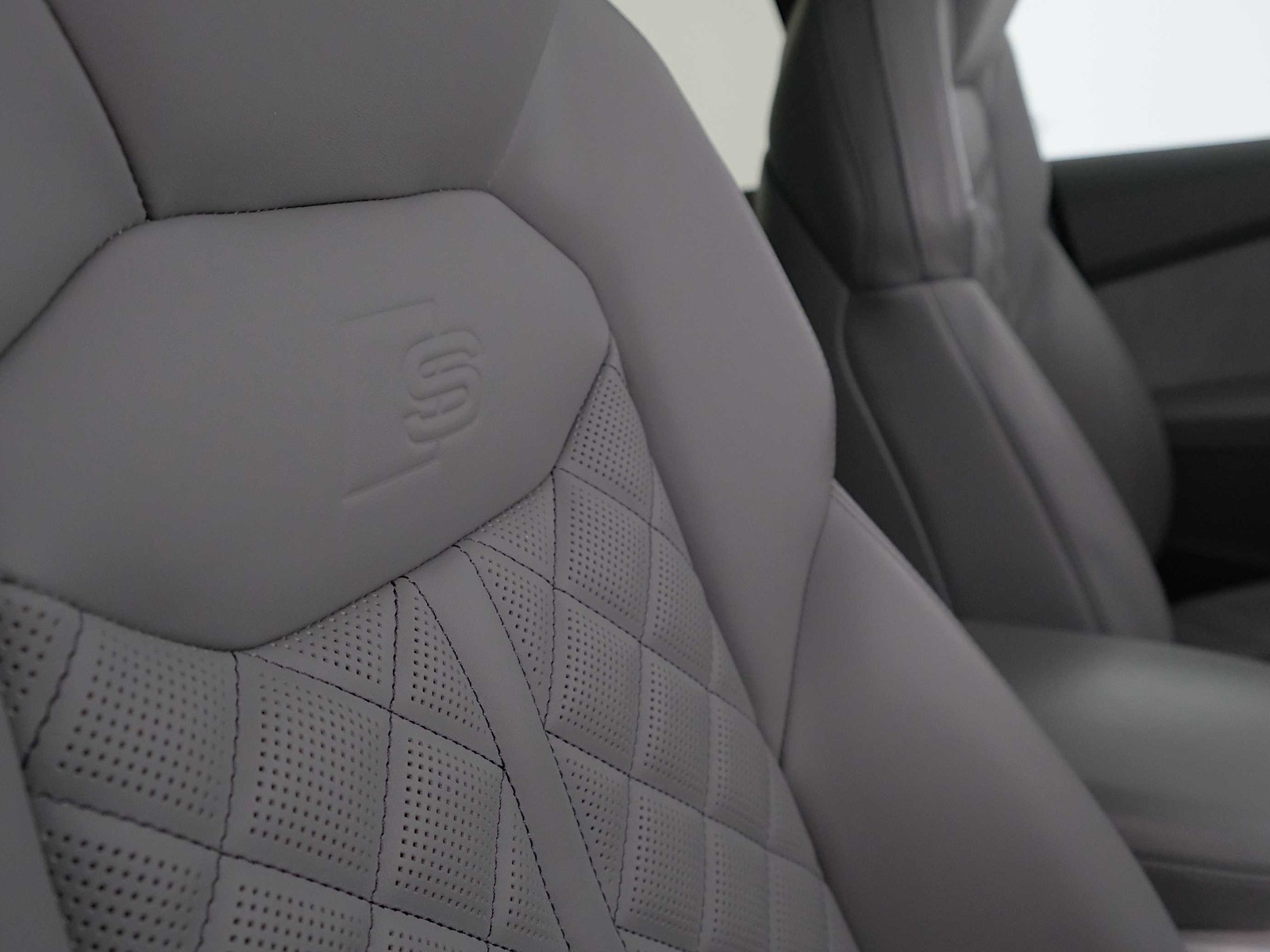 34 - Audi Q8 55 3.0 v6 tfsi e sport quattro tiptronic