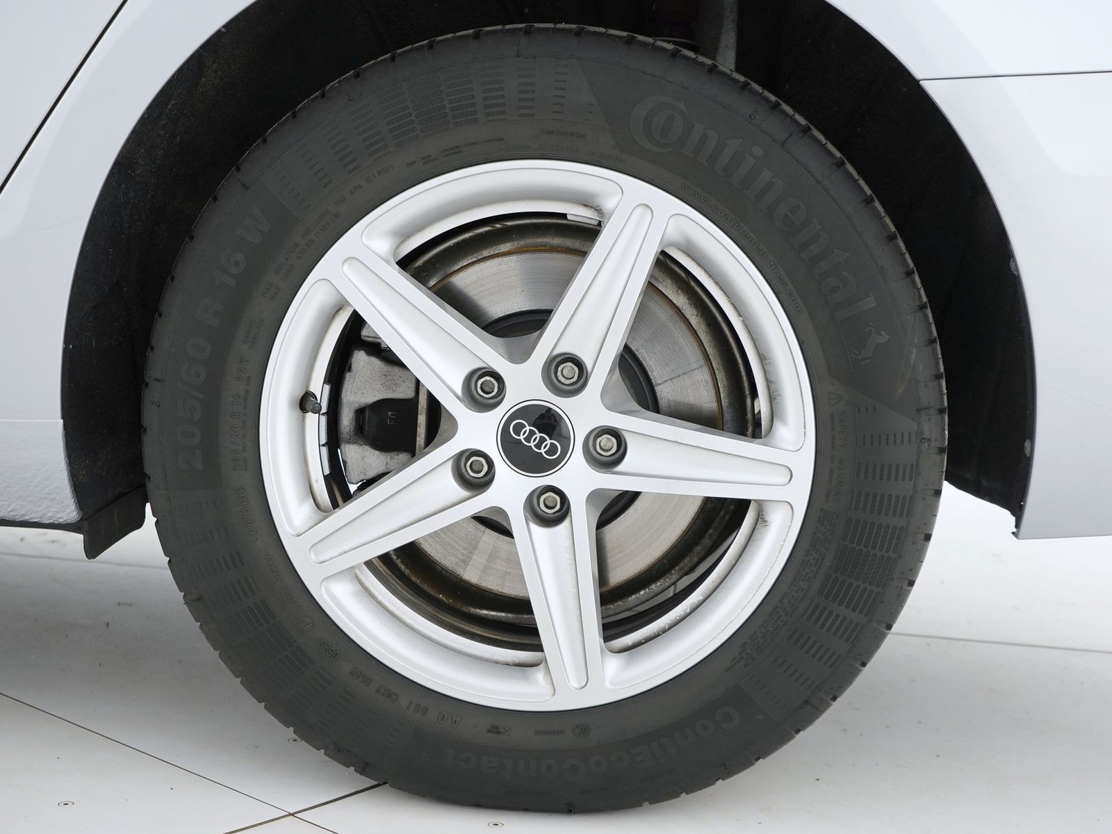 12 - Audi A4 avant 30 2.0 tdi mhev 136cv business s tronic