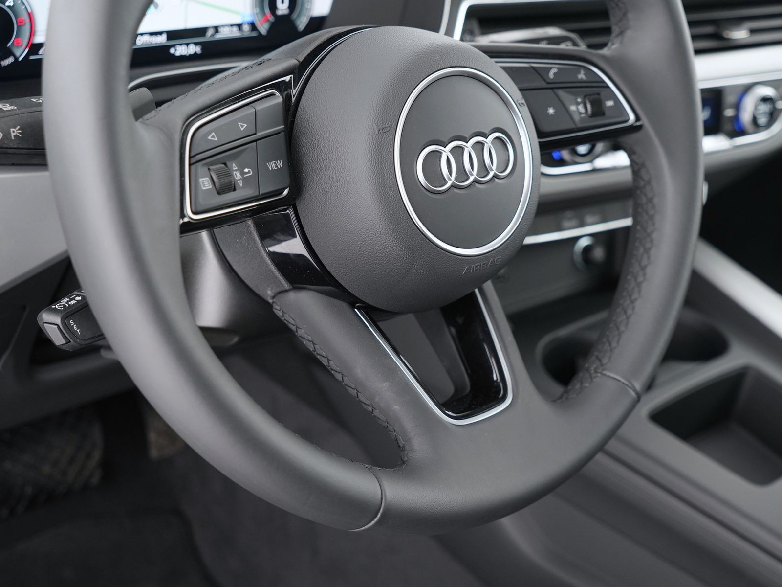 26 - Audi A4 avant 30 2.0 tdi mhev 136cv business s tronic