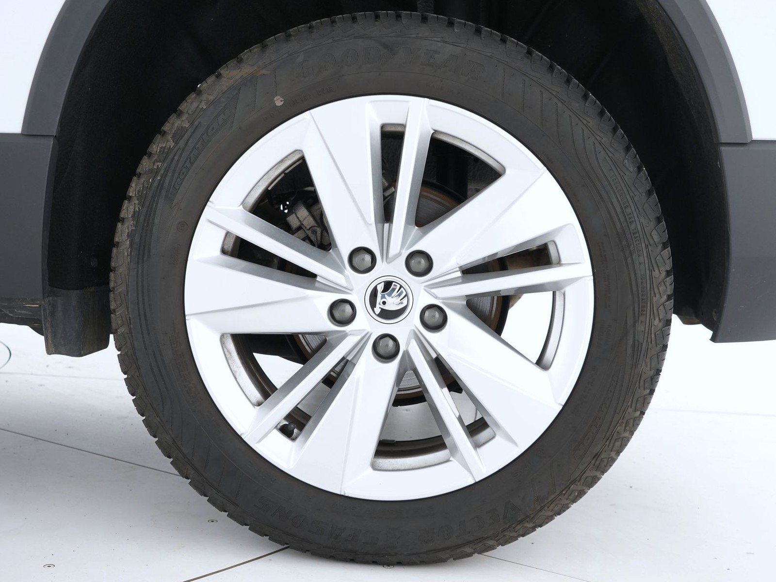 12 - Skoda Karoq 1.0 tsi act 115cv executive