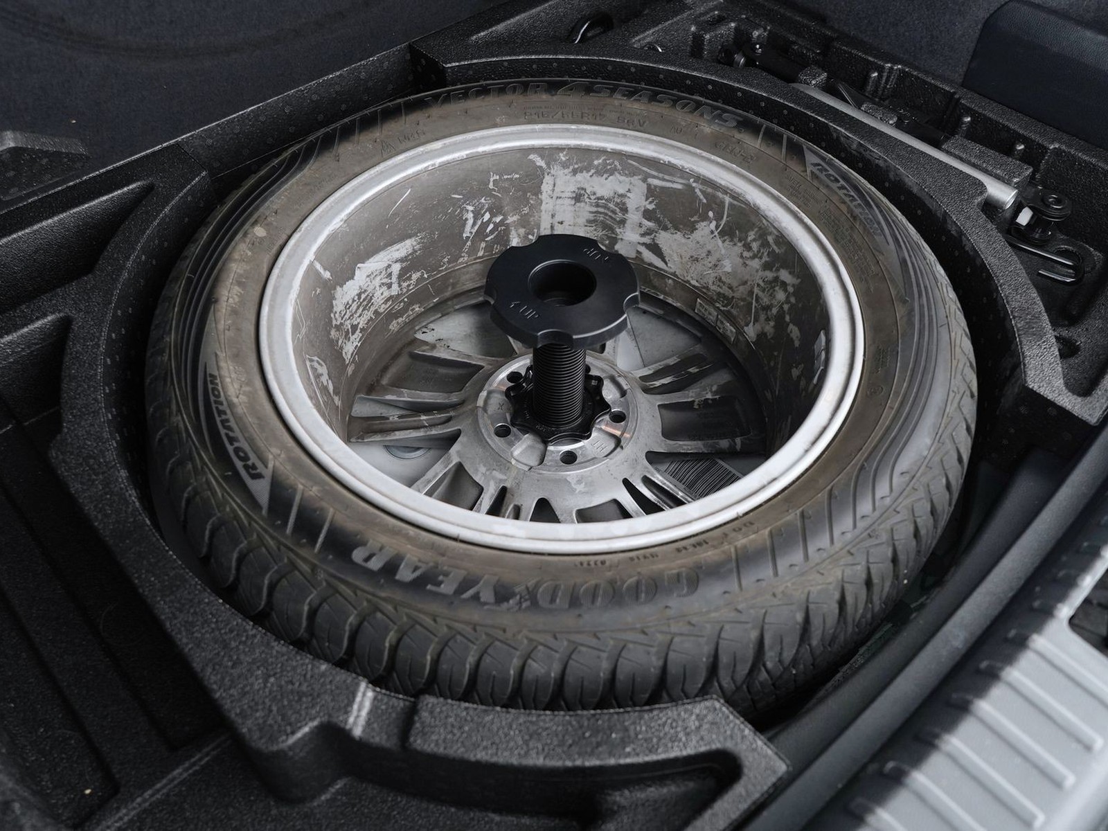 32 - Skoda Karoq 1.0 tsi act 115cv executive