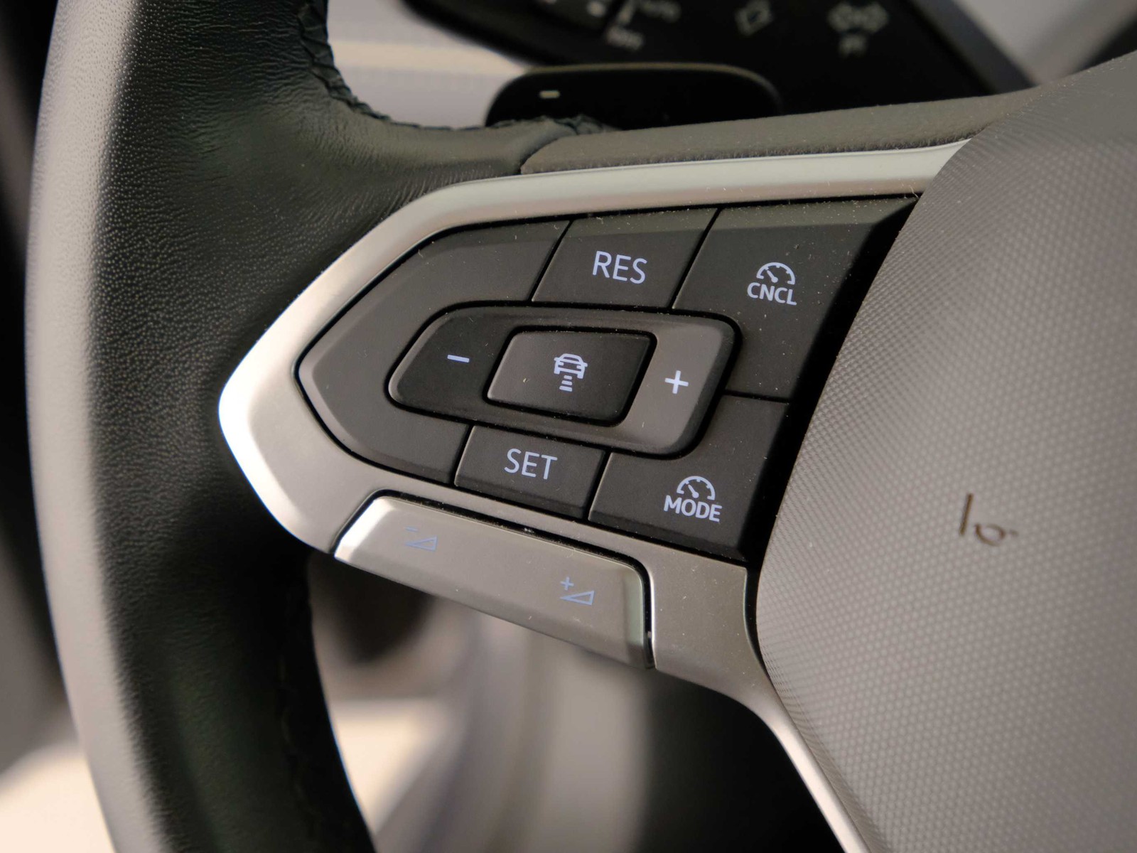 26 - Volkswagen Passat 2.0 tdi scr evo 150cv business dsg