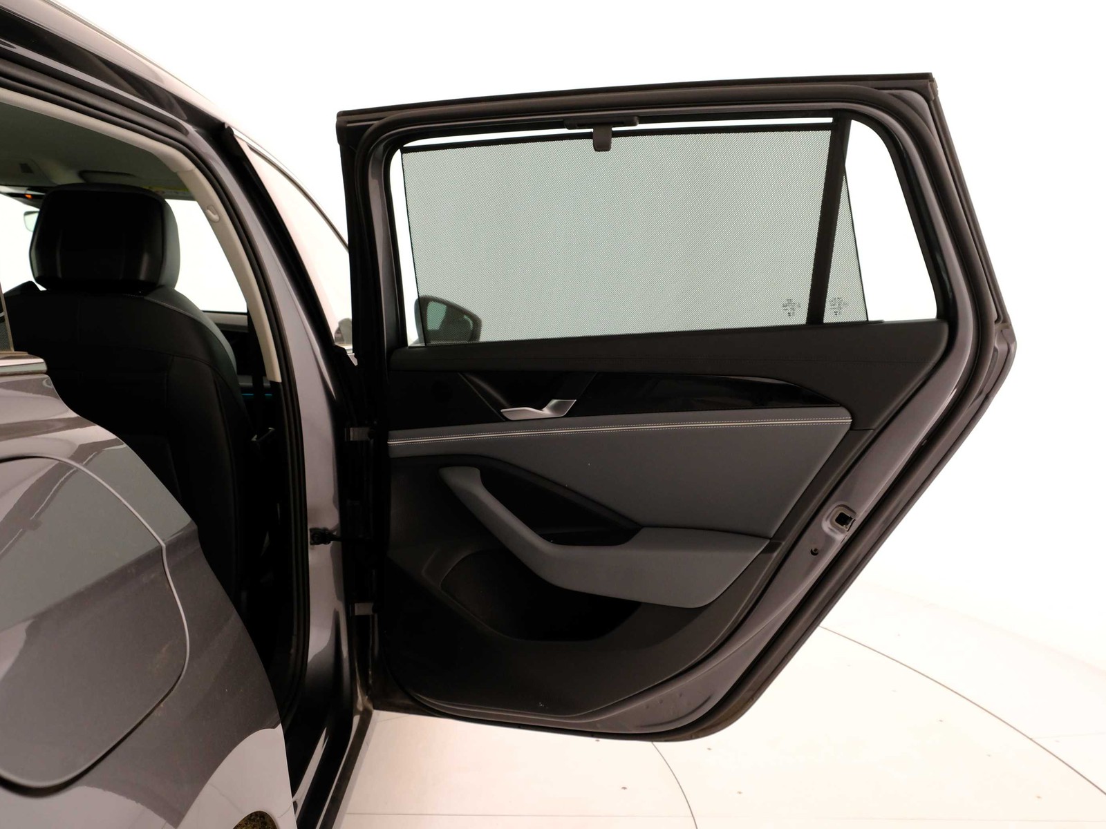 41 - Volkswagen Passat 2.0 tdi scr evo 150cv business dsg