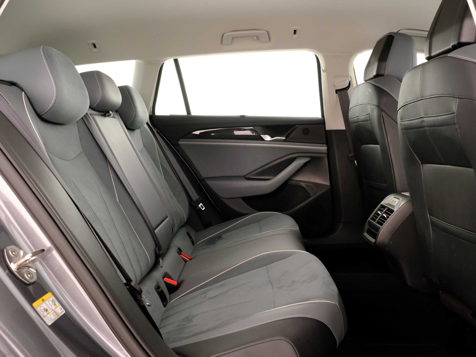 9 - Volkswagen Passat 2.0 tdi scr evo 150cv business dsg