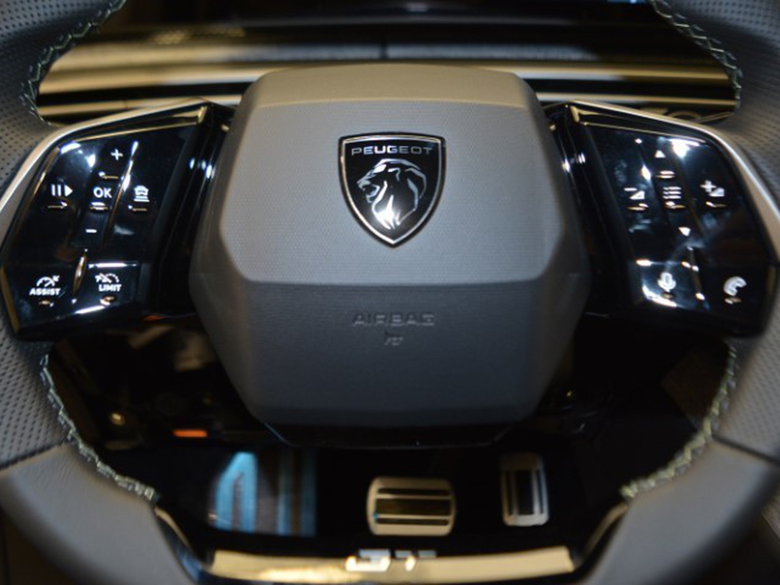 16 - Peugeot 3008 1.2 hybrid 136cv gt e-dcs6